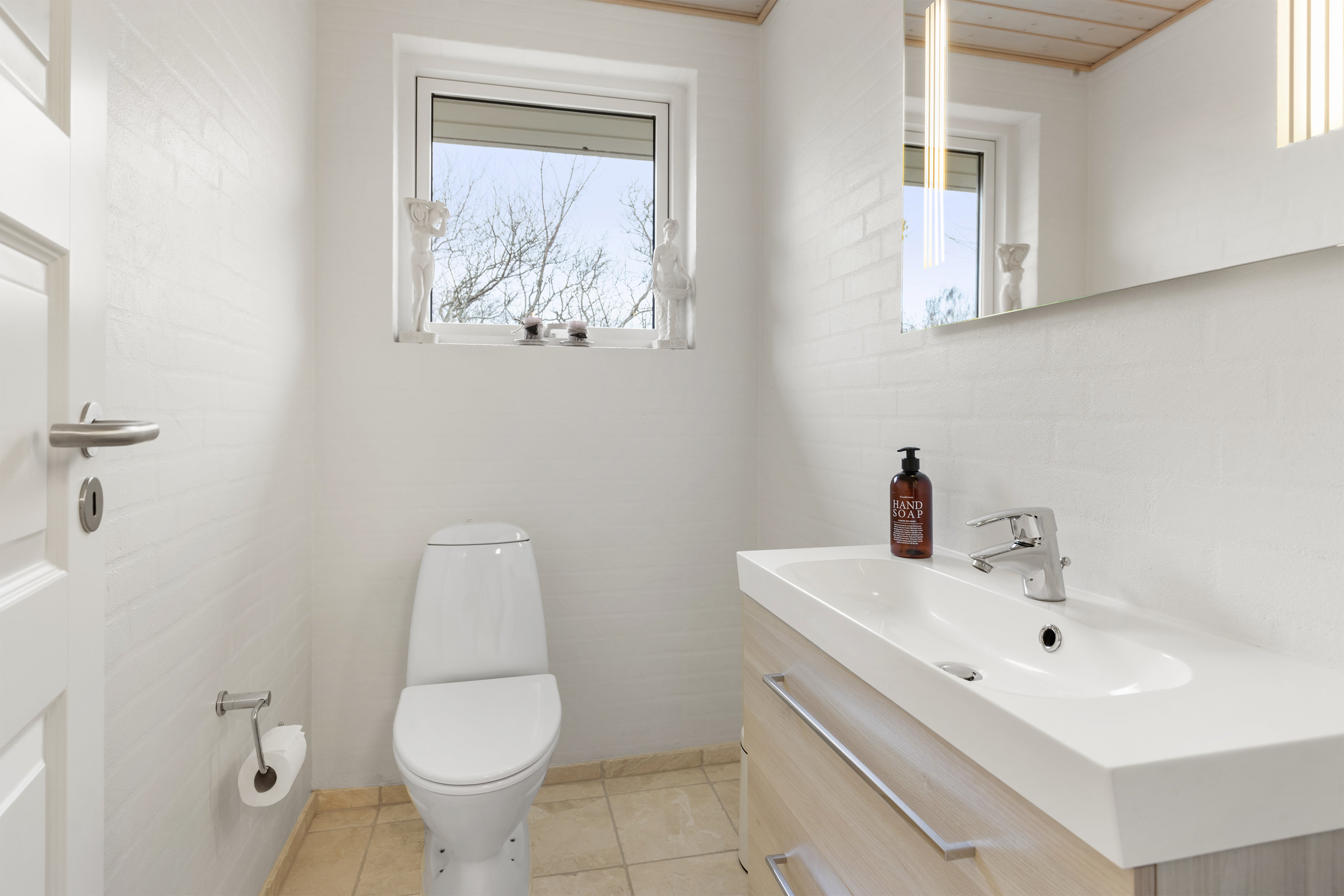 Fremhævet toilet billede i fuldskærmstilstand. Billede af Elisabeth Billes Vej 66, 9300 Sæby 