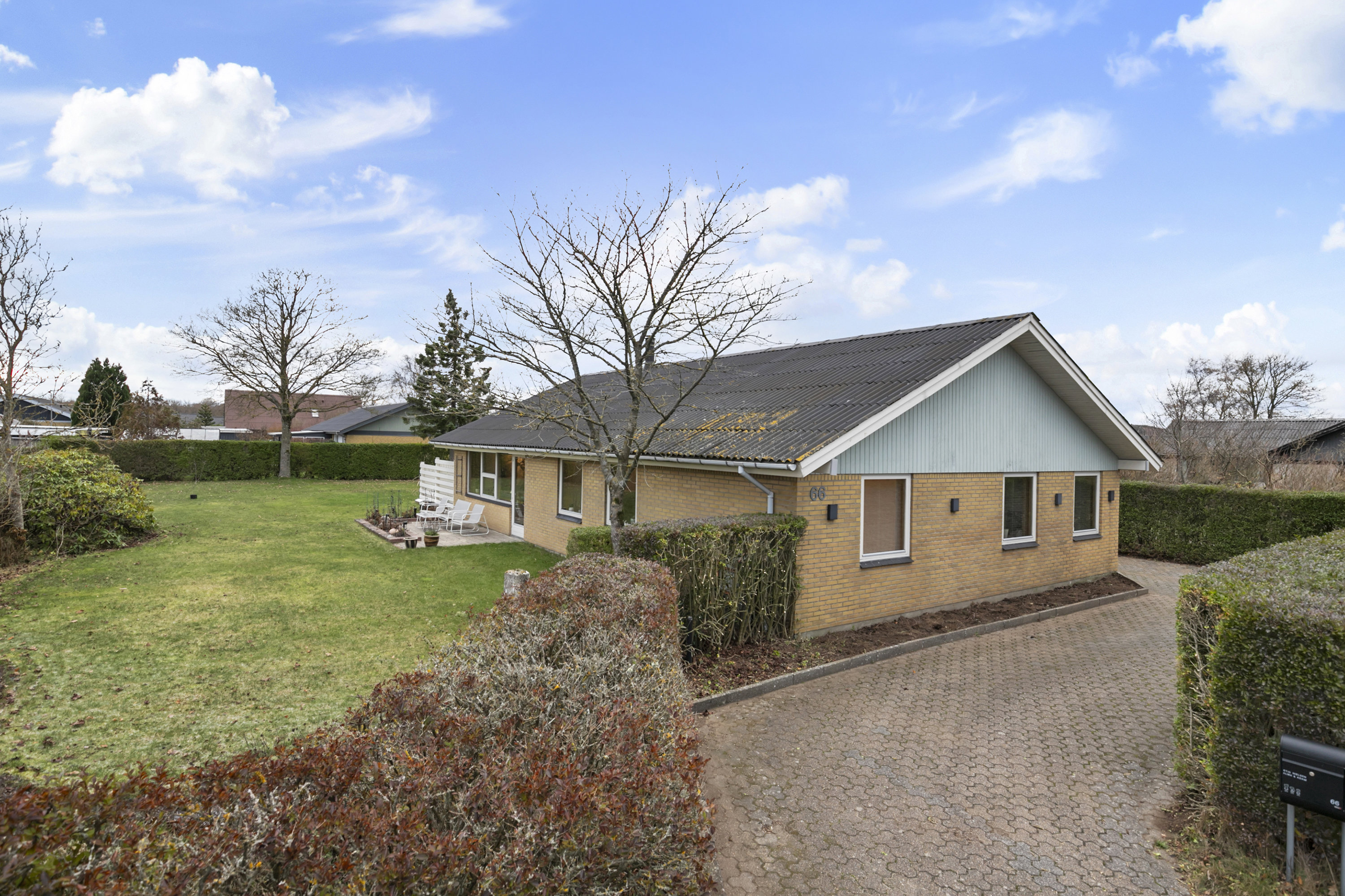 Fremhævet facade billede i fuldskærmstilstand. Billede af Elisabeth Billes Vej 66, 9300 Sæby 