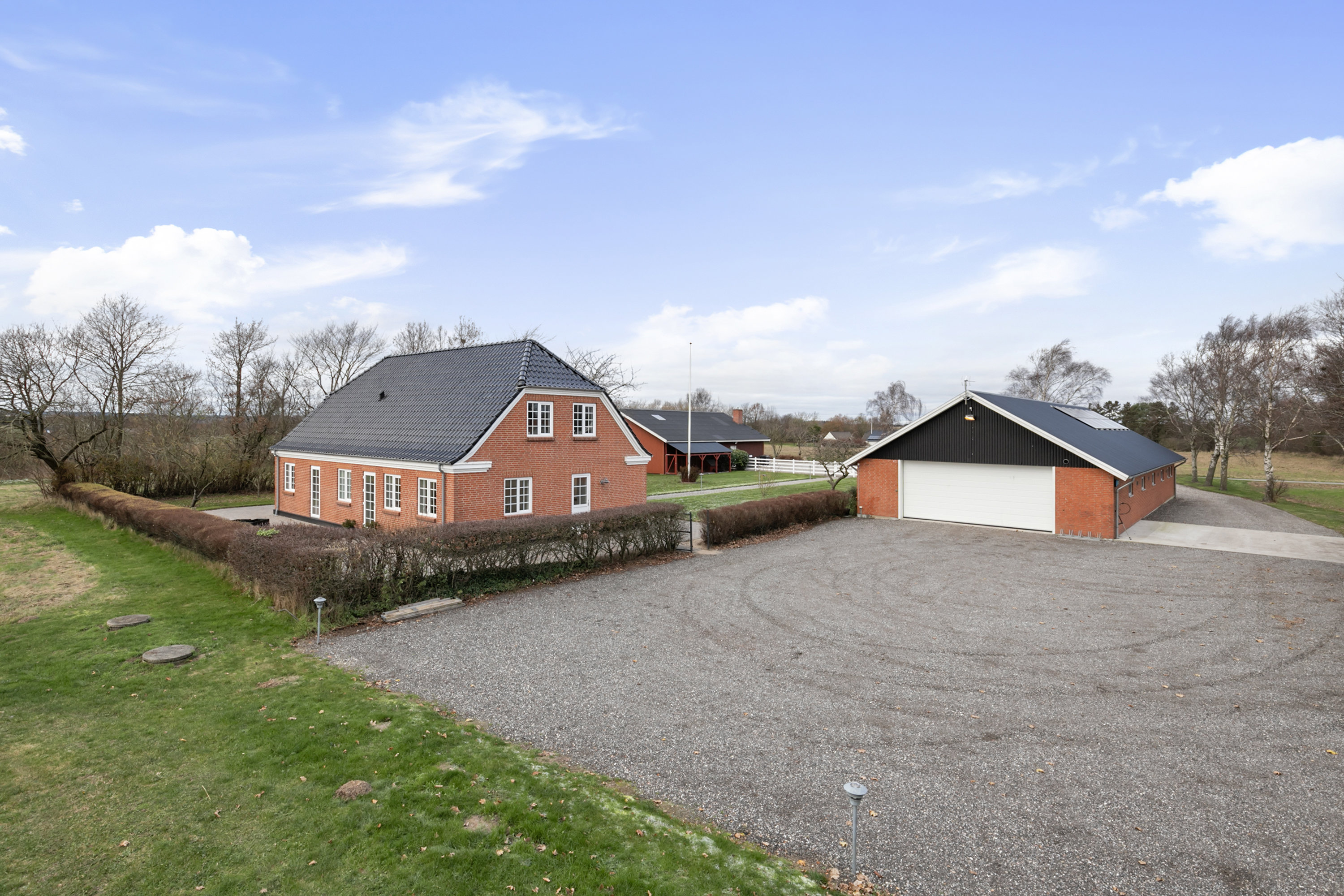 Miniaturebillede 1: ejendommen. Billede af Fjembevej 45, 9352 Dybvad