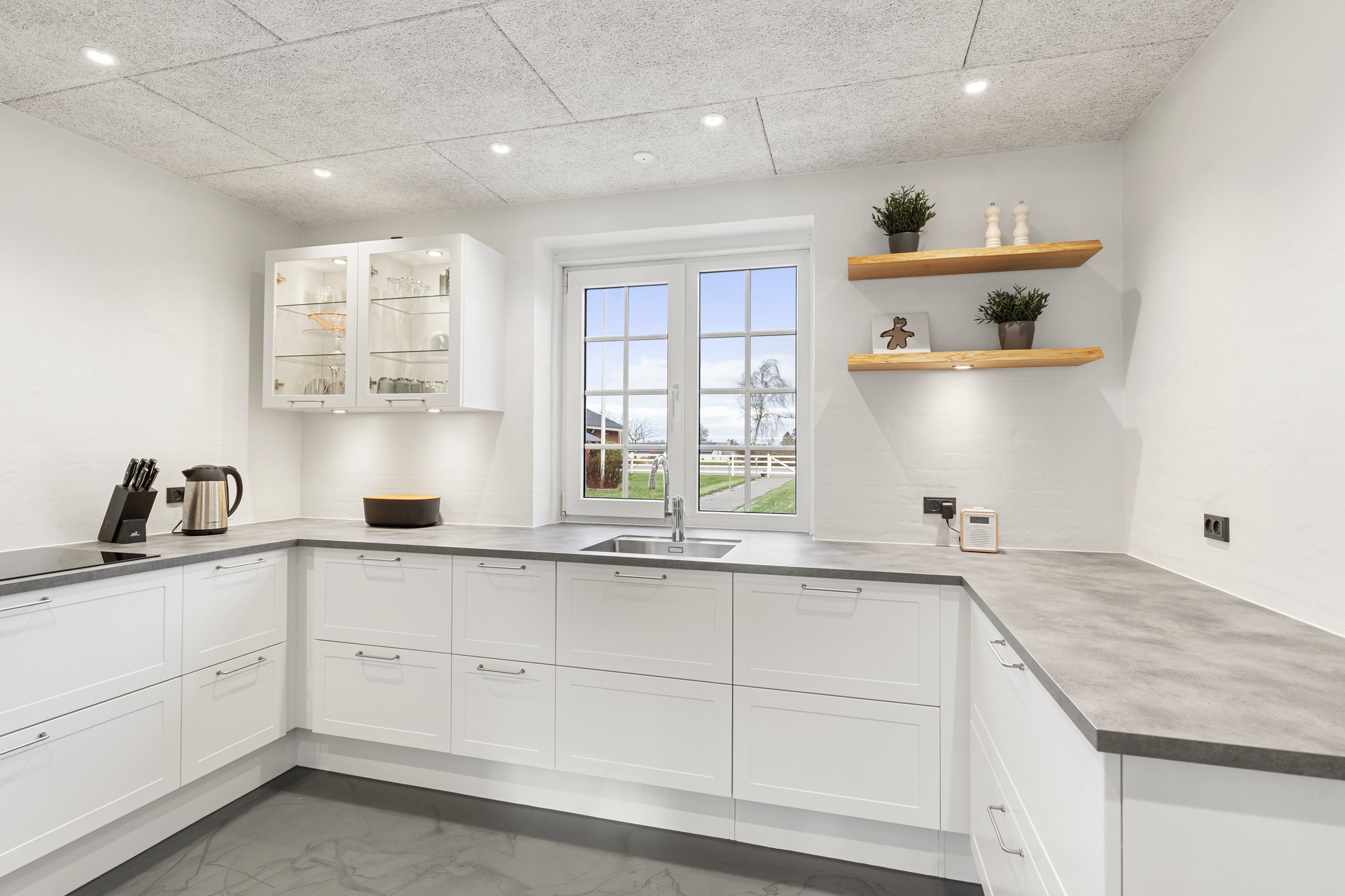 Fremhævet køkken billede i fuldskærmstilstand. Billede af Fjembevej 45, 9352 Dybvad