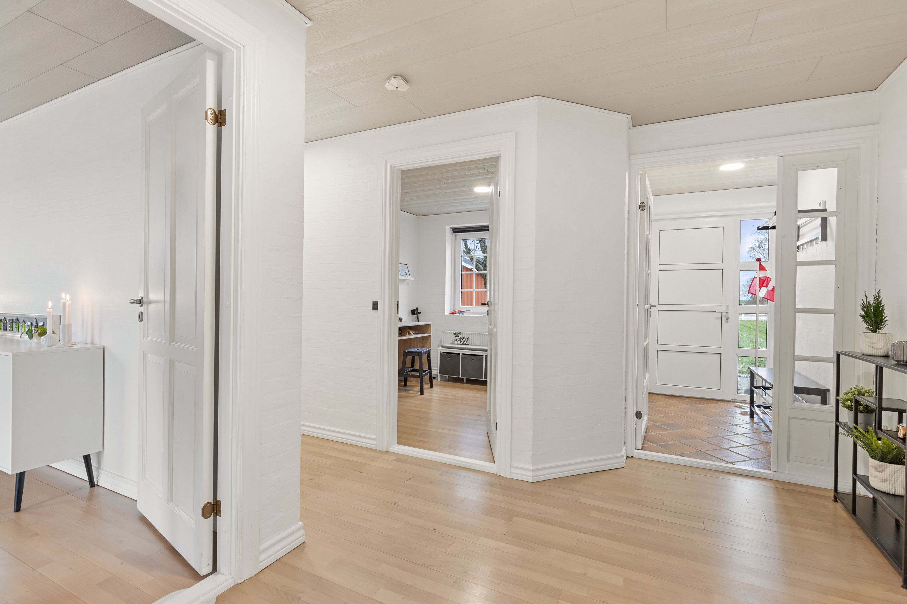 Fremhævet gang billede i fuldskærmstilstand. Billede af Fjembevej 45, 9352 Dybvad