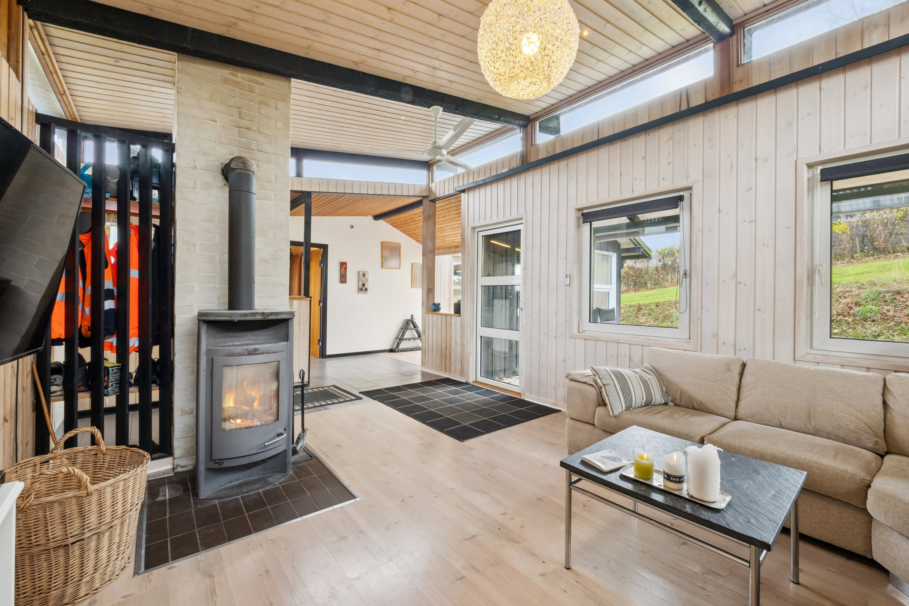 Fremhævet stue billede i fuldskærmstilstand. Billede af Kystvejen 13, Eskov, 7870 Roslev