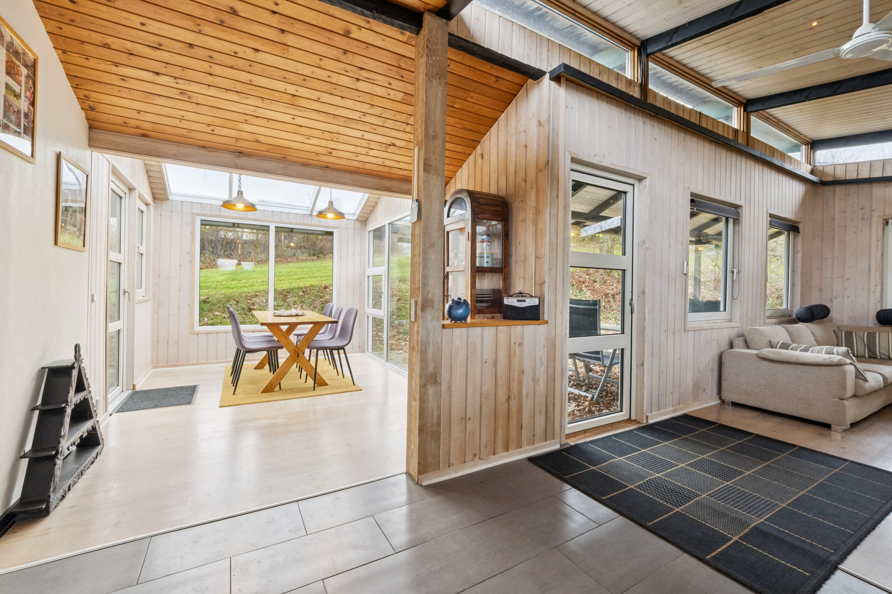 Fremhævet stue billede i fuldskærmstilstand. Billede af Kystvejen 13, Eskov, 7870 Roslev