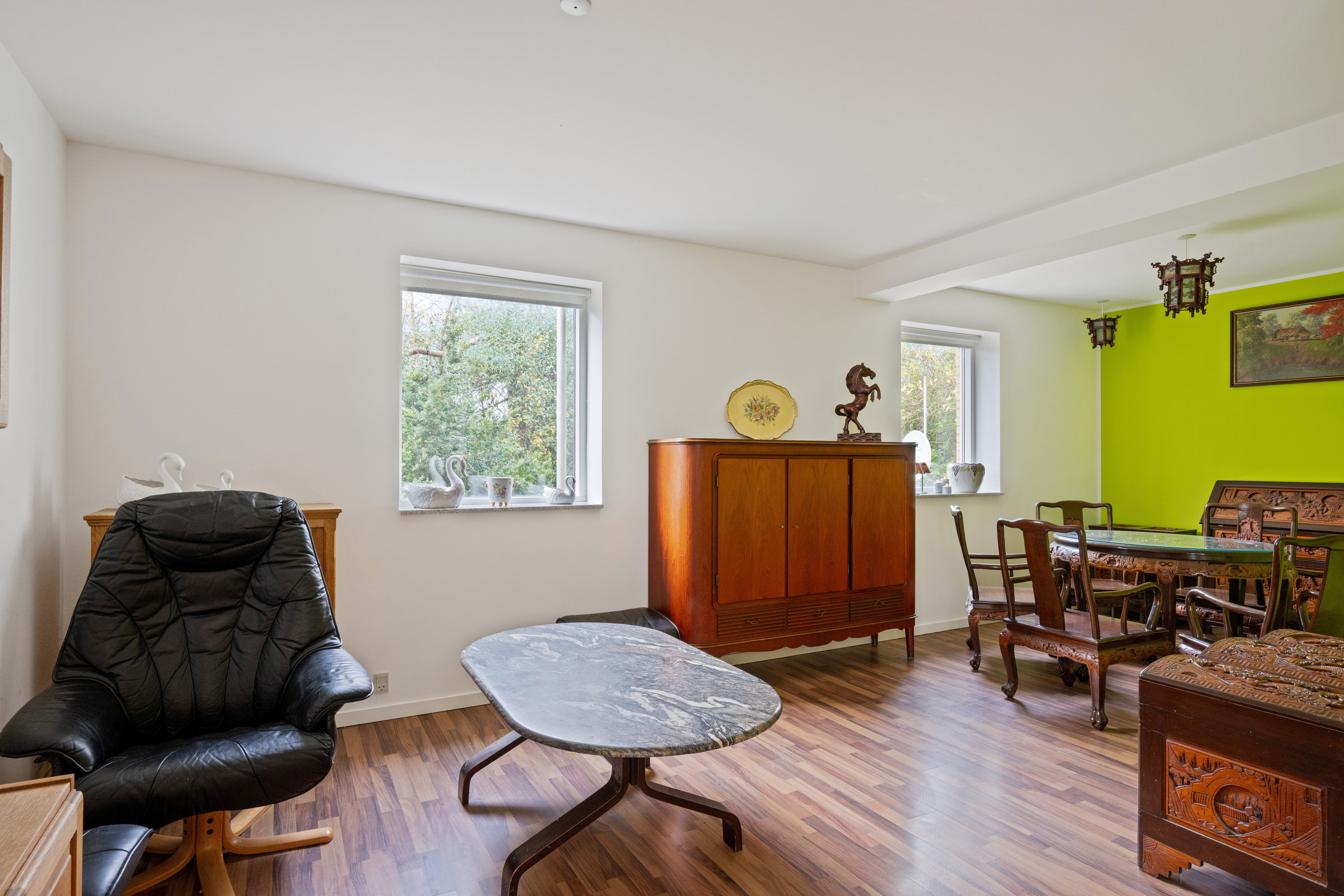 Fremhævet stue billede i fuldskærmstilstand. Billede af Elsegårdevej 38, 8400 Ebeltoft