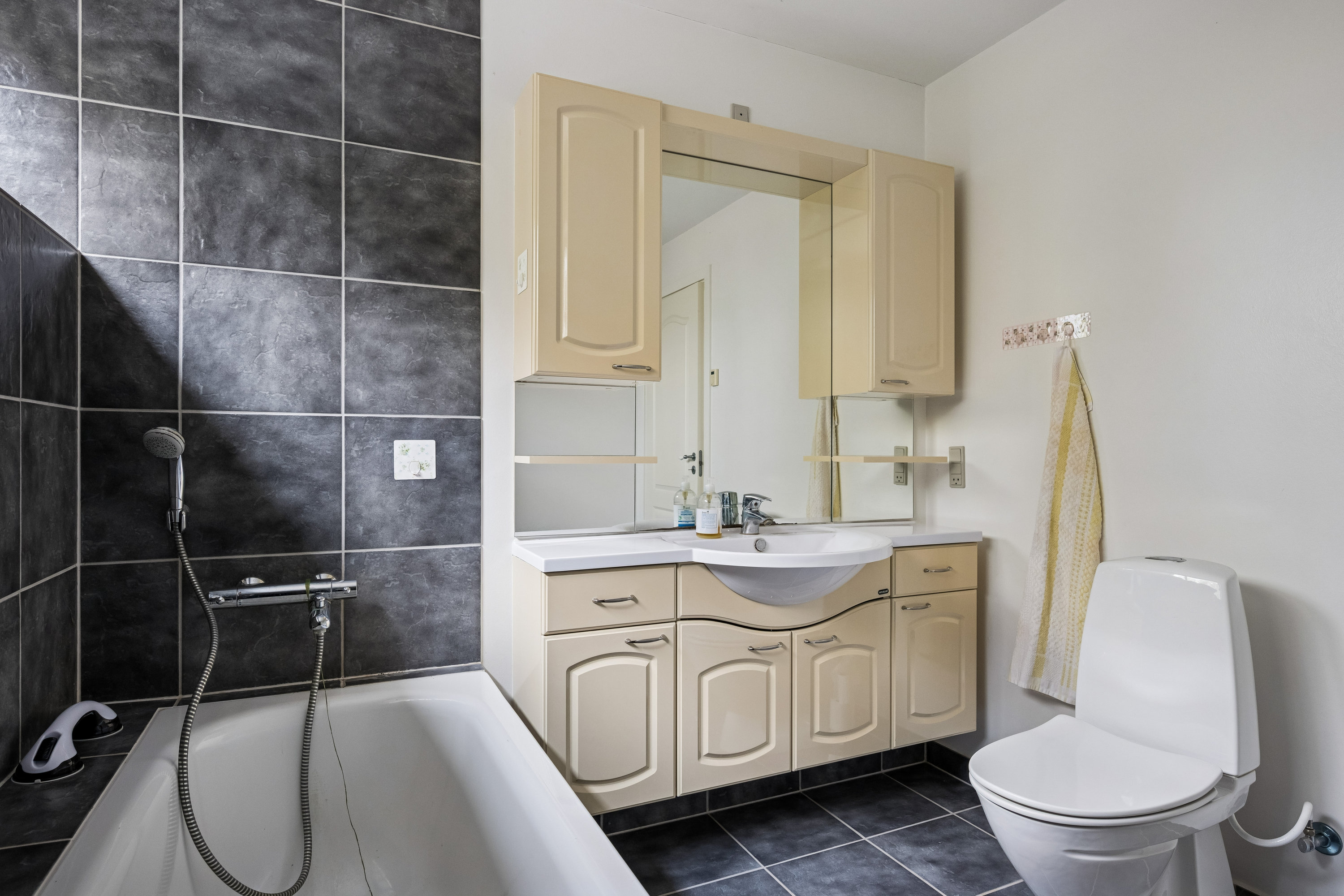 Fremhævet badeværelse billede i fuldskærmstilstand. Billede af Elsegårdevej 38, 8400 Ebeltoft