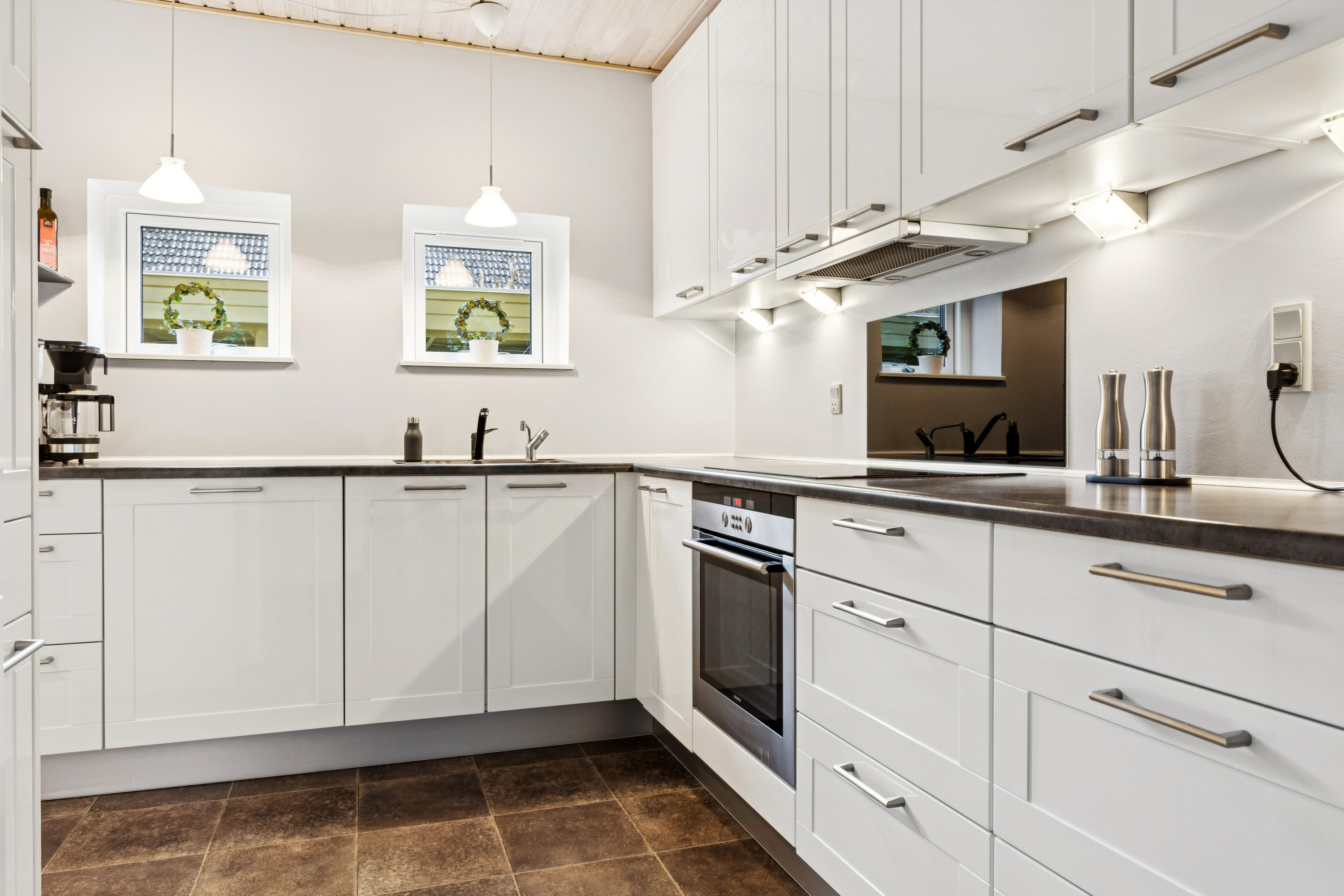 Fremhævet køkken billede i fuldskærmstilstand. Billede af Skovengen 30, 4450 Jyderup