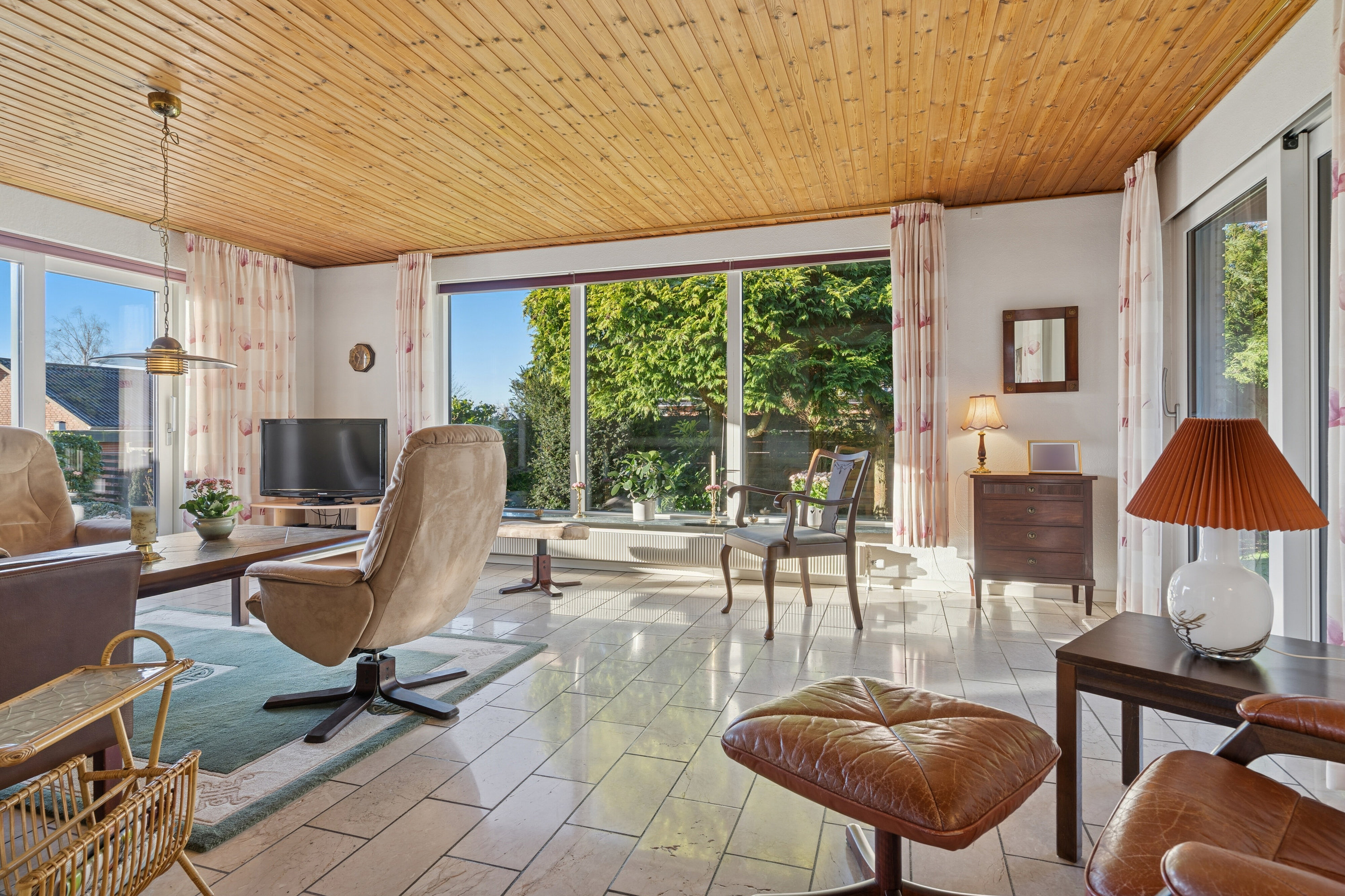 Fremhævet stue billede i fuldskærmstilstand. Billede af Duevej 4, 4640 Faxe