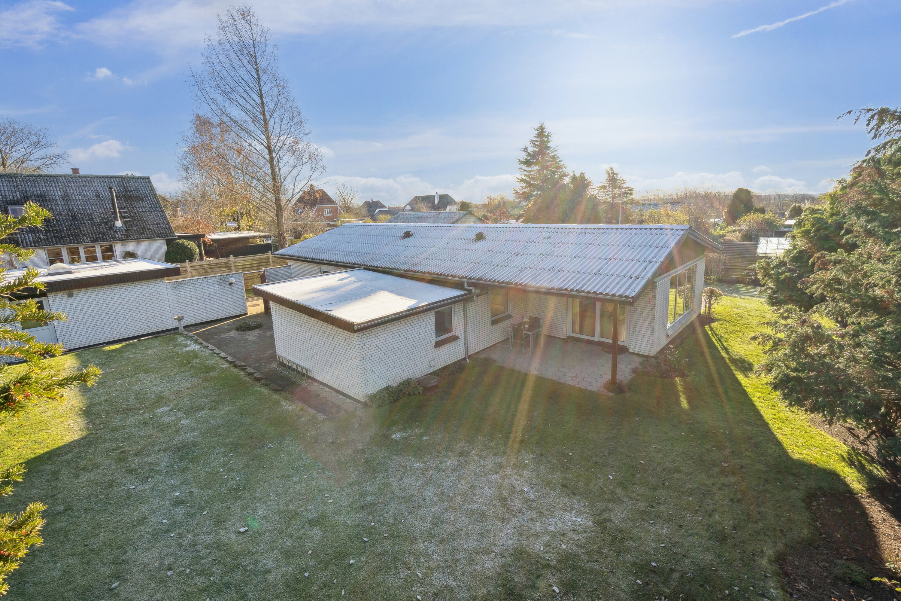 Fremhævet set fra haven billede i fuldskærmstilstand. Billede af Duevej 4, 4640 Faxe