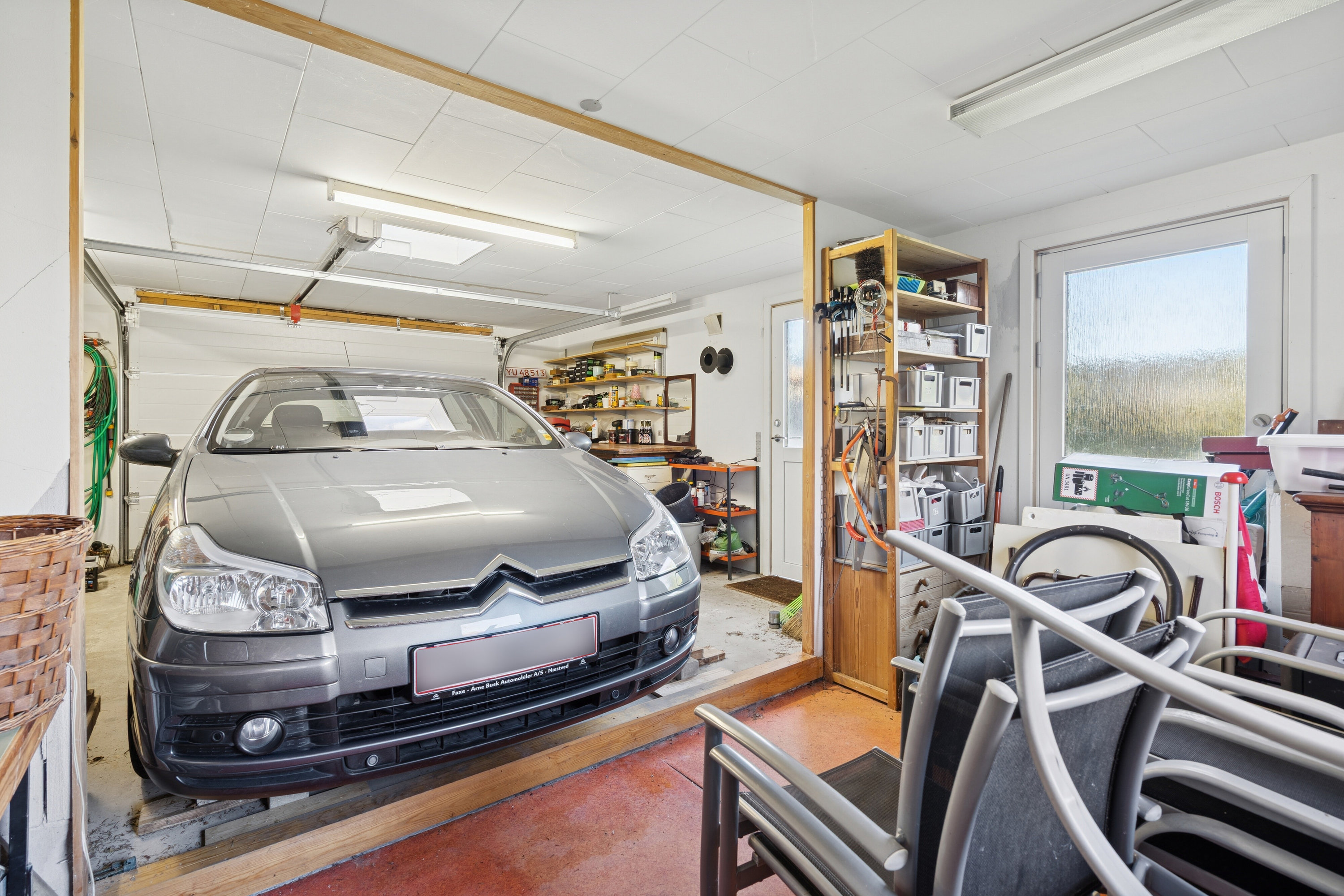 Fremhævet garage billede i fuldskærmstilstand. Billede af Duevej 4, 4640 Faxe