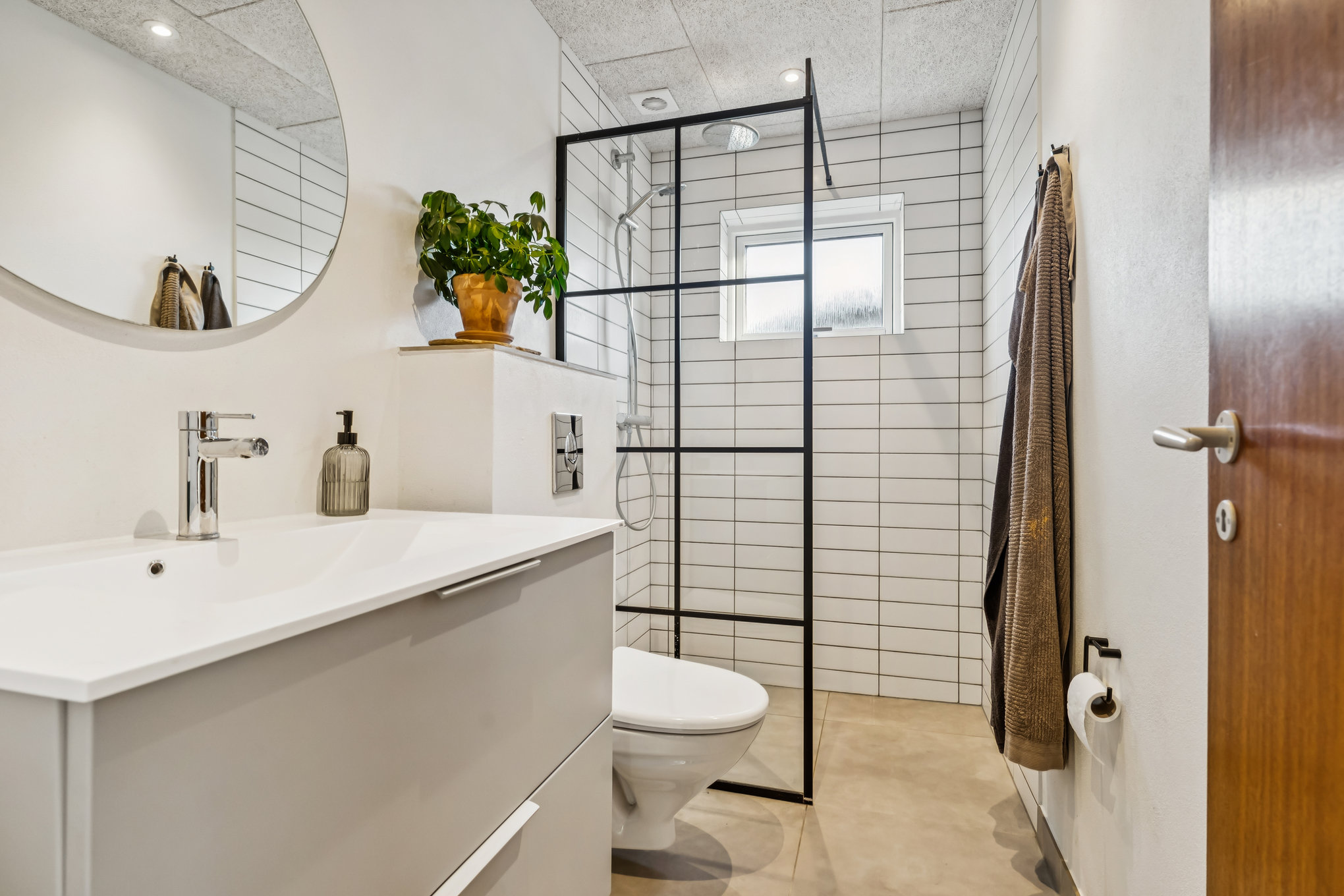 Fremhævet badeværelse billede i fuldskærmstilstand. Billede af Højvangen 7, Assentoft, 8960 Randers SØ