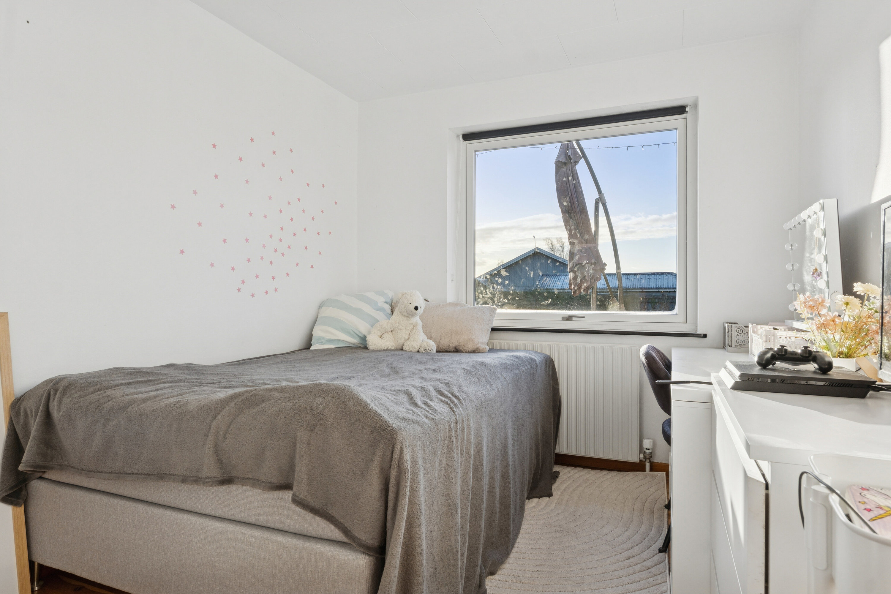 Fremhævet soveværelse billede i fuldskærmstilstand. Billede af Lærkevej 9, 4250 Fuglebjerg