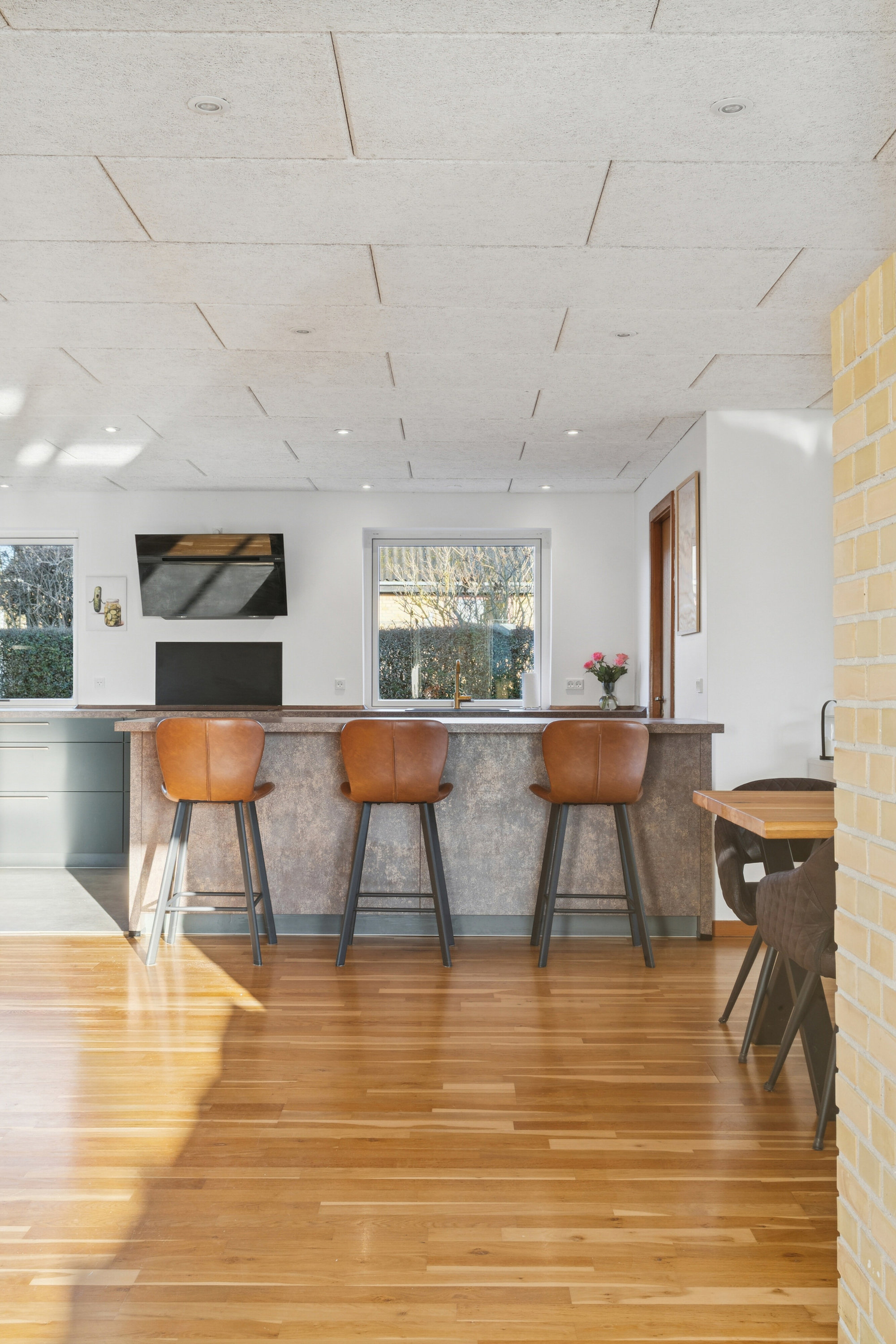 Fremhævet køkken/alrum billede i fuldskærmstilstand. Billede af Lærkevej 9, 4250 Fuglebjerg