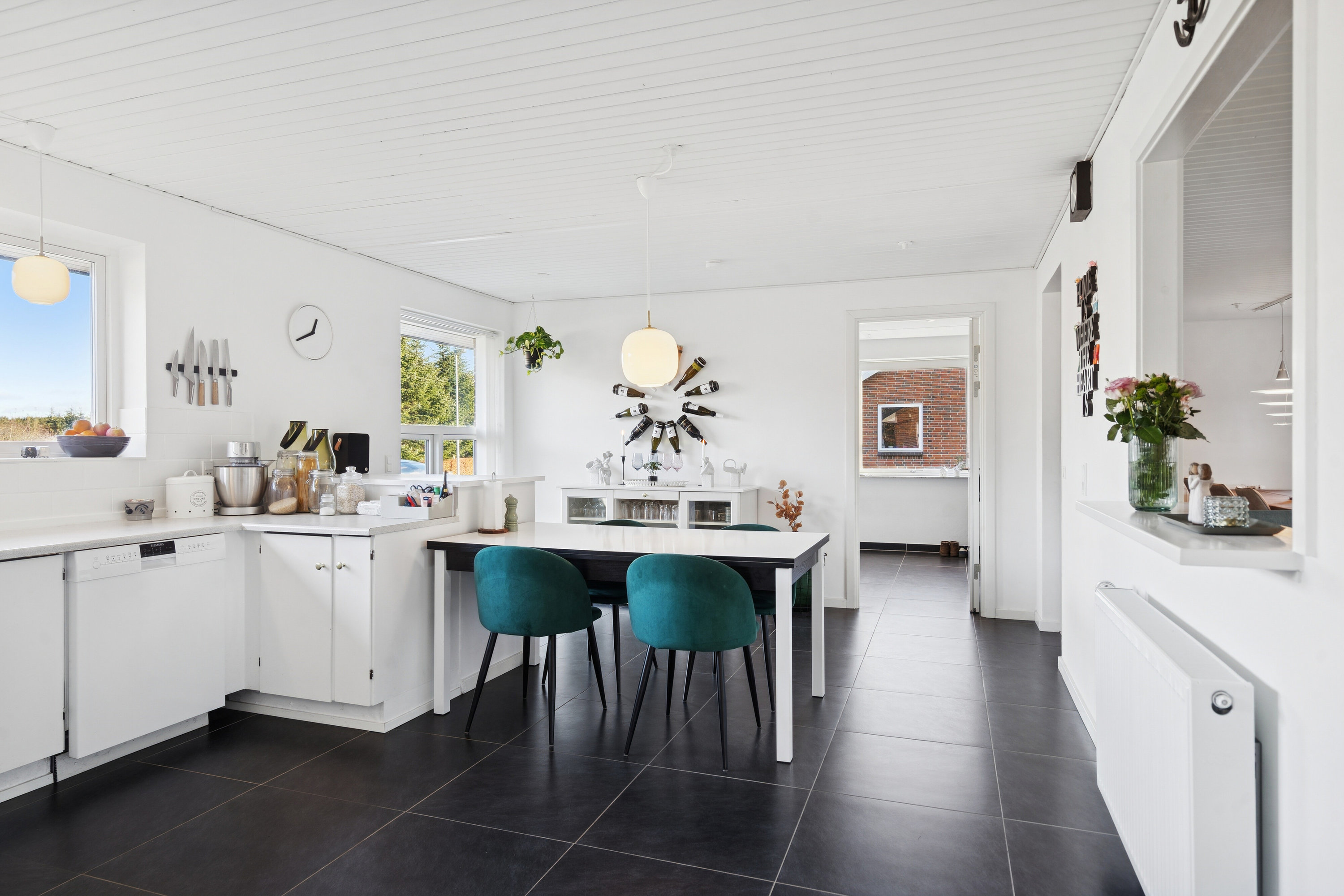 Fremhævet køkken billede i fuldskærmstilstand. Billede af Fasanvej 22, 5540 Ullerslev