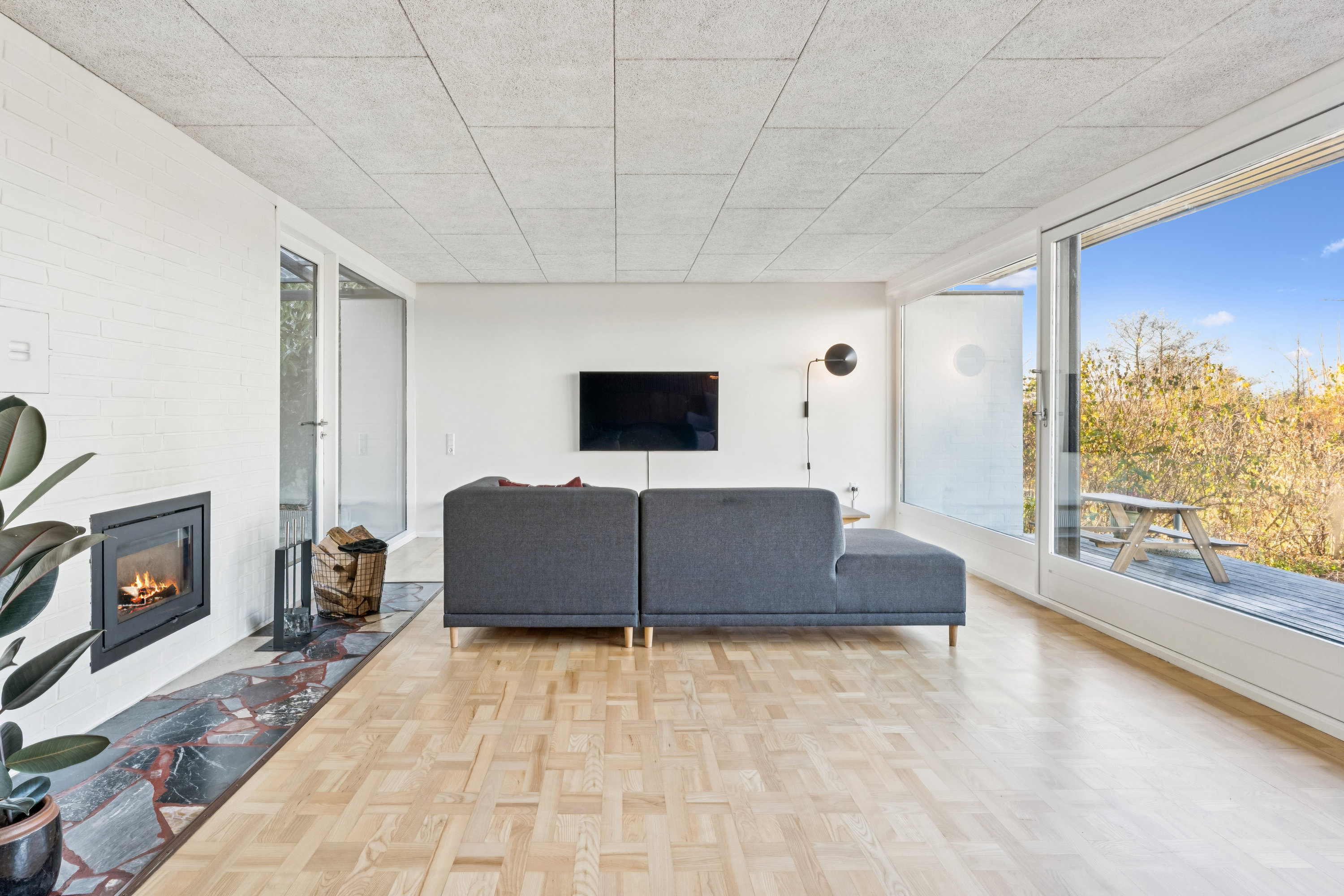 Fremhævet stue billede i fuldskærmstilstand. Billede af Solvangen 26, Gug, 9210 Aalborg SØ