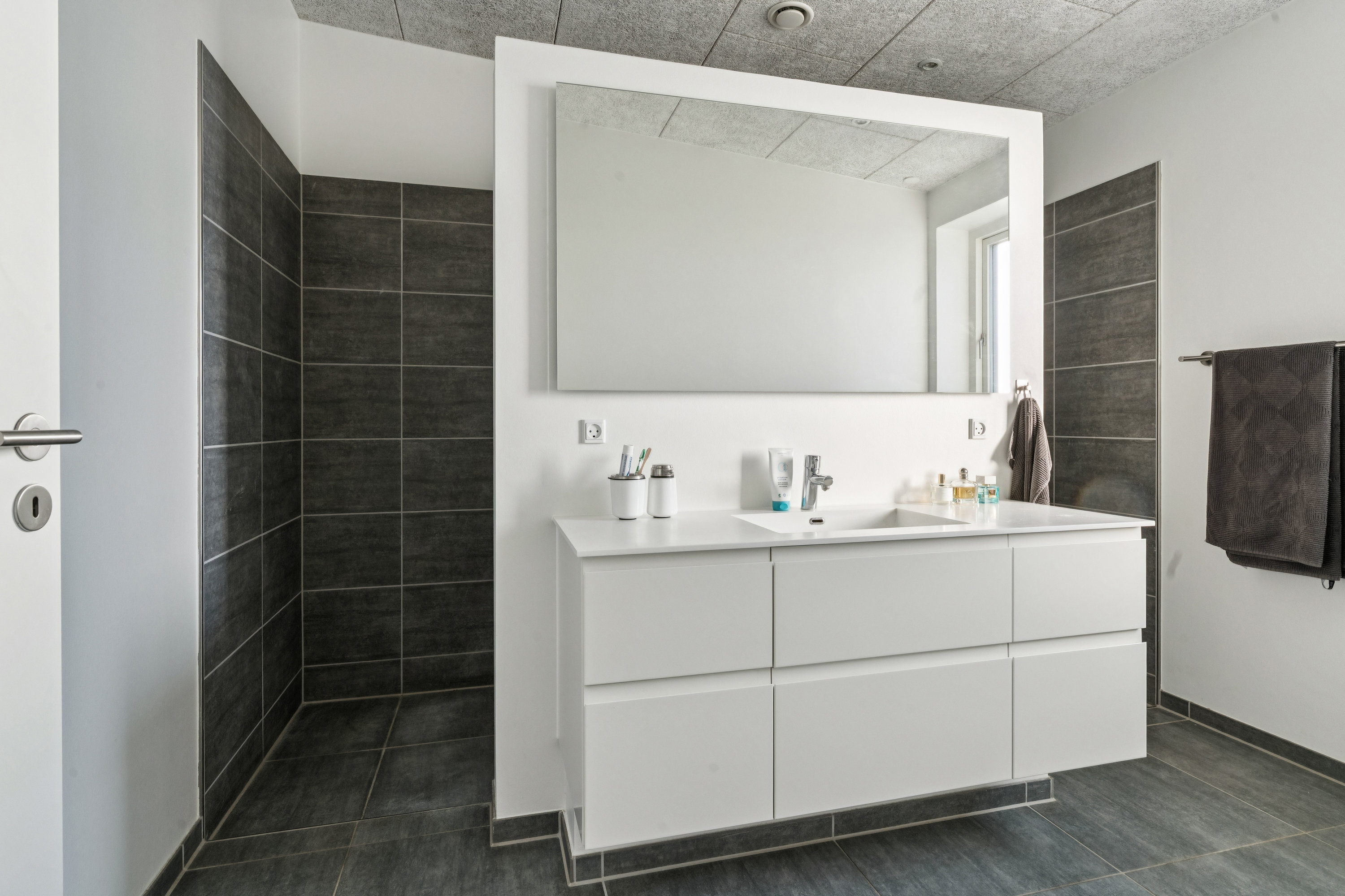 Fremhævet badeværelse billede i fuldskærmstilstand. Billede af Kiplings Alle 22, 9260 Gistrup