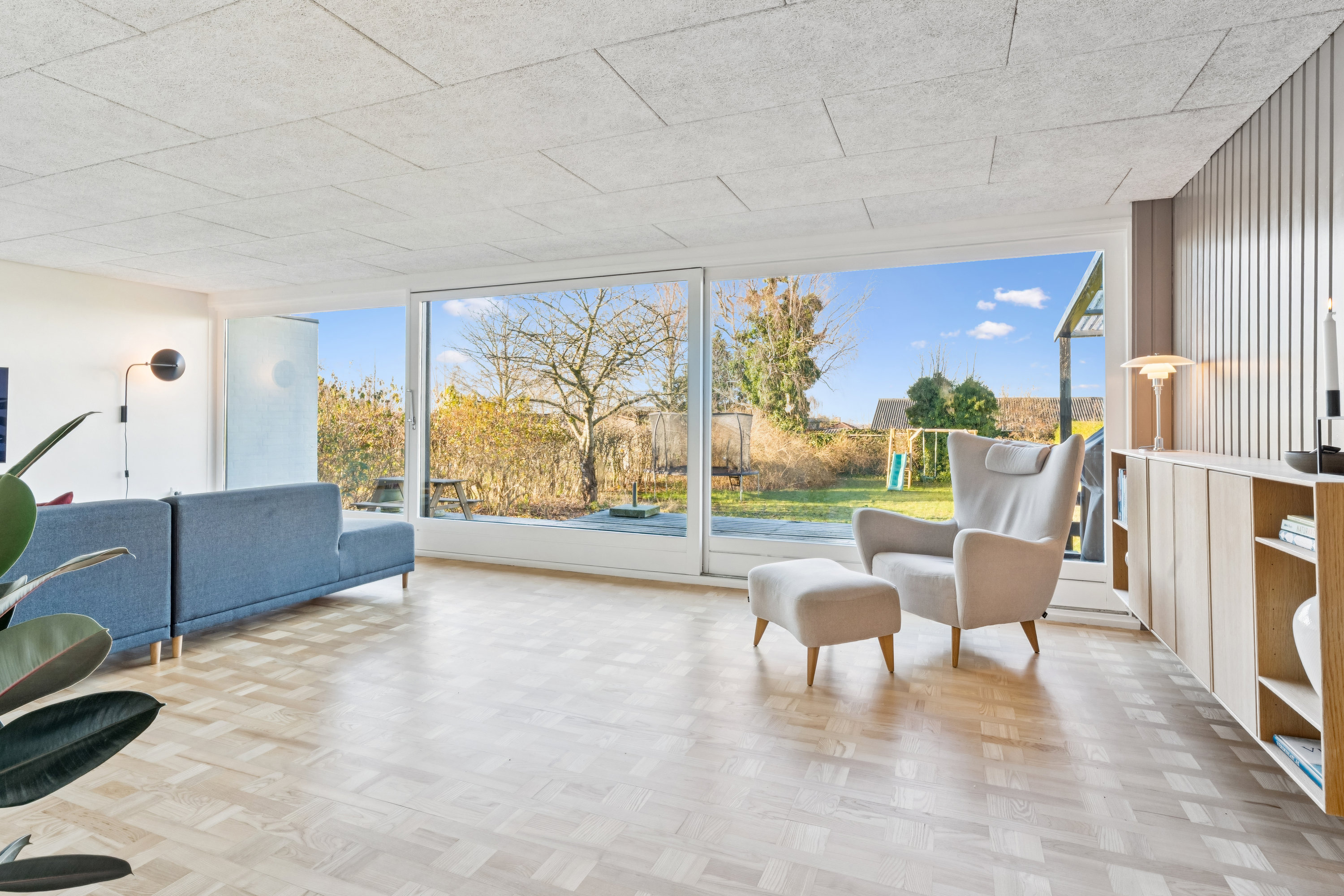 Fremhævet stue billede i fuldskærmstilstand. Billede af Solvangen 26, Gug, 9210 Aalborg SØ