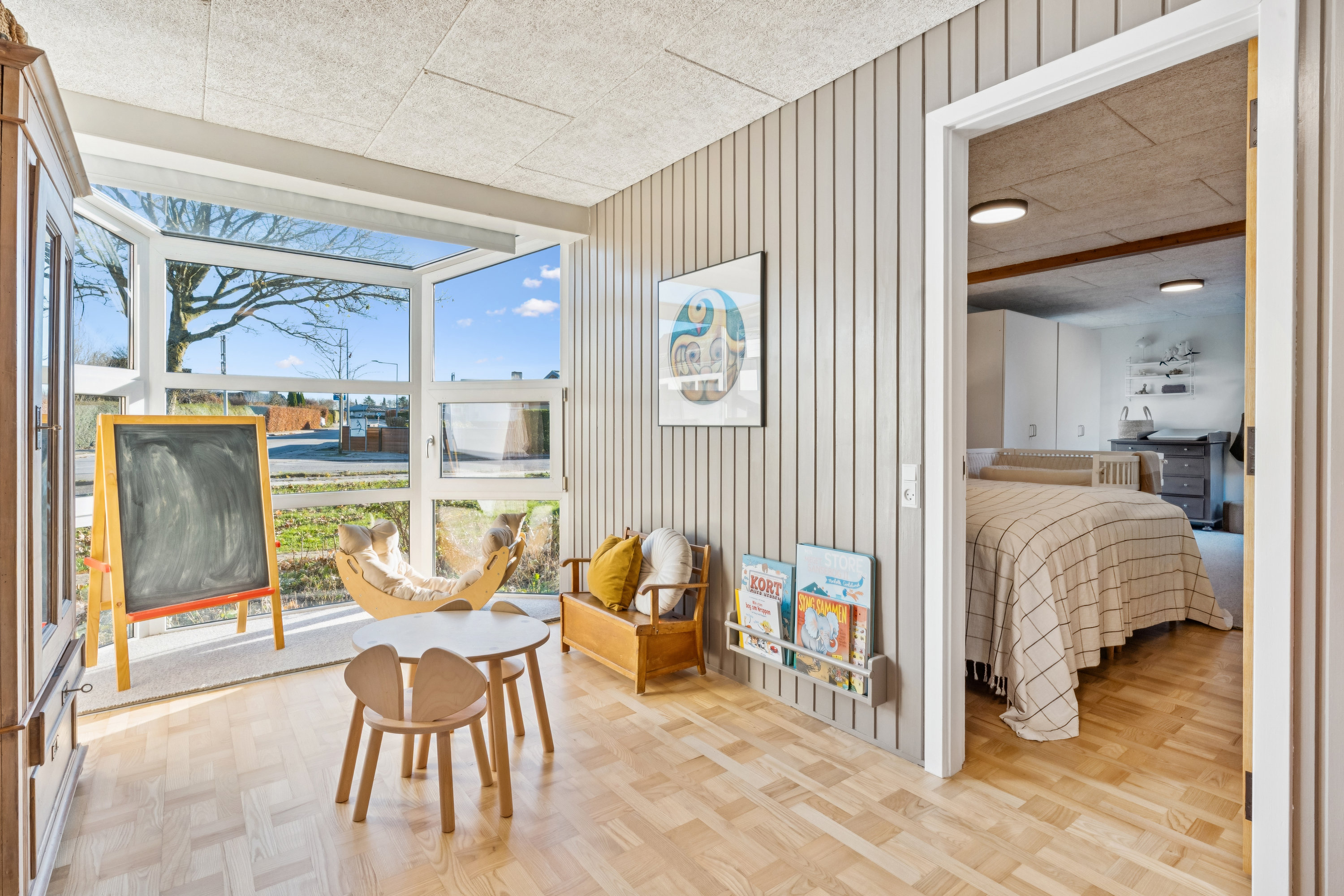 Fremhævet stue billede i fuldskærmstilstand. Billede af Solvangen 26, Gug, 9210 Aalborg SØ