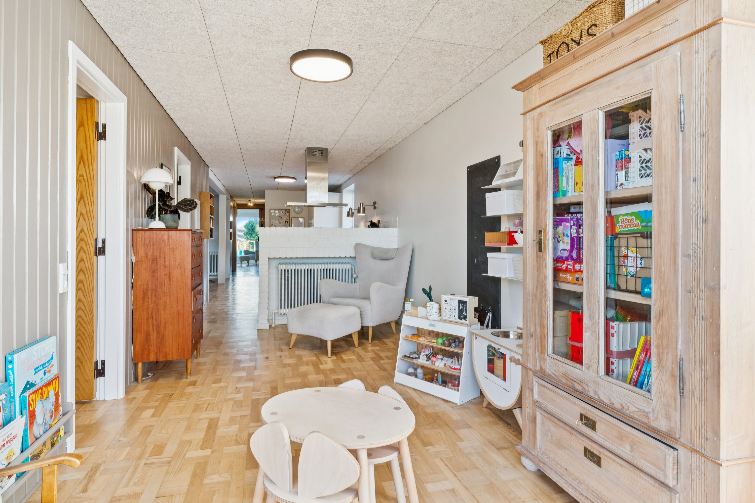 Fremhævet stue billede i fuldskærmstilstand. Billede af Solvangen 26, Gug, 9210 Aalborg SØ