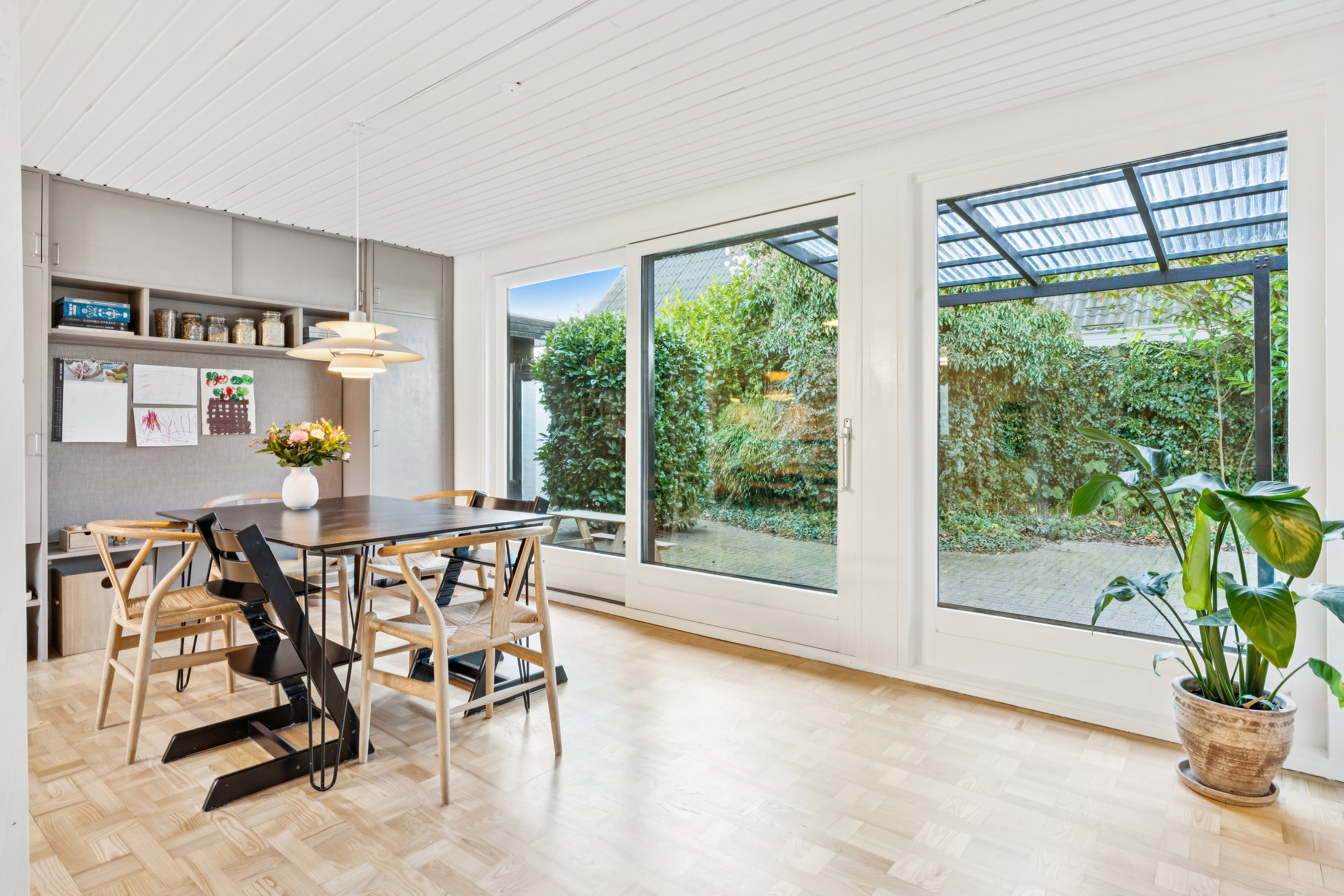 Fremhævet stue billede i fuldskærmstilstand. Billede af Solvangen 26, Gug, 9210 Aalborg SØ