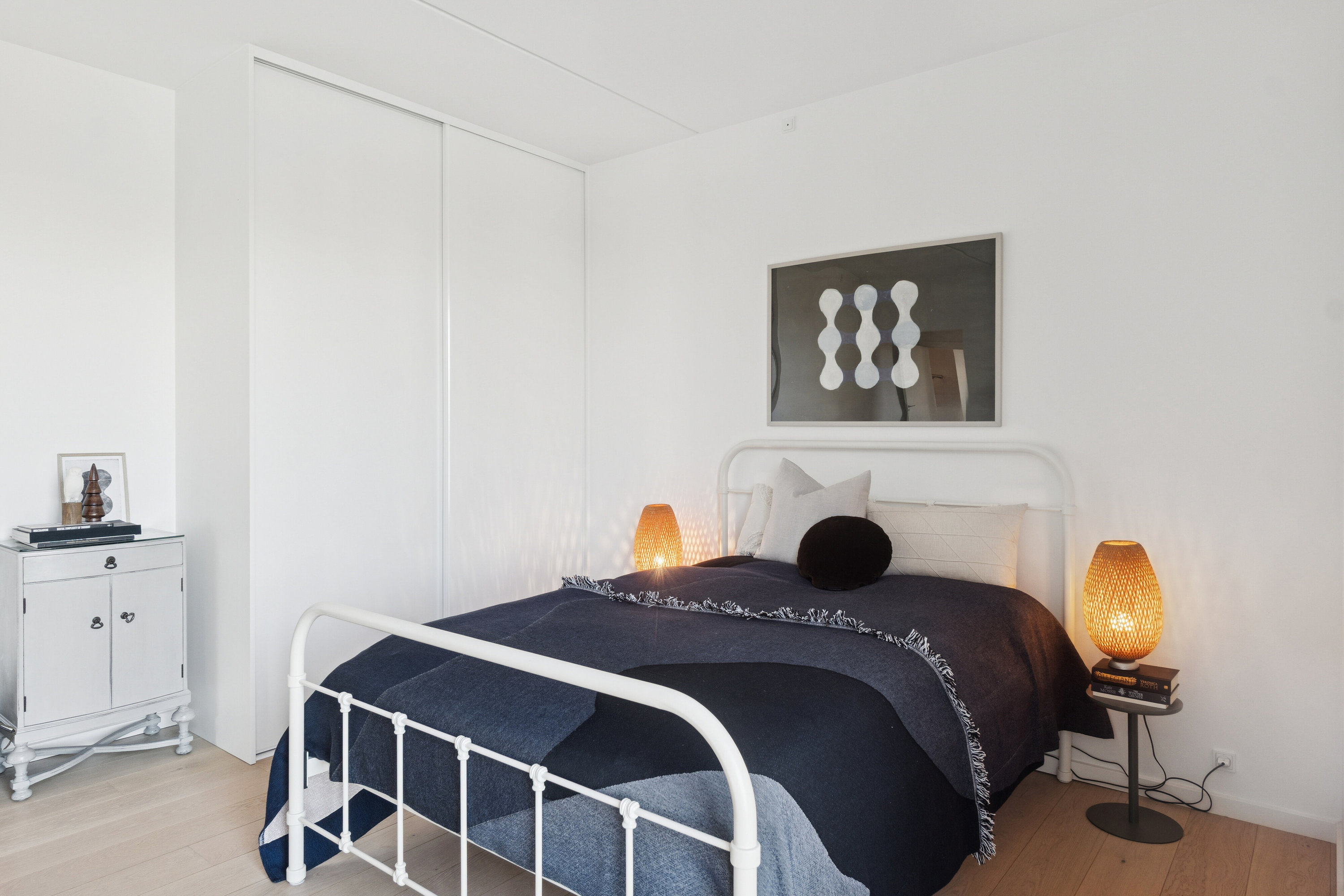 Fremhævet soveværelse billede i fuldskærmstilstand. Billede af Martin Luther Kings Vej 3, 1. tv., 2450 København SV