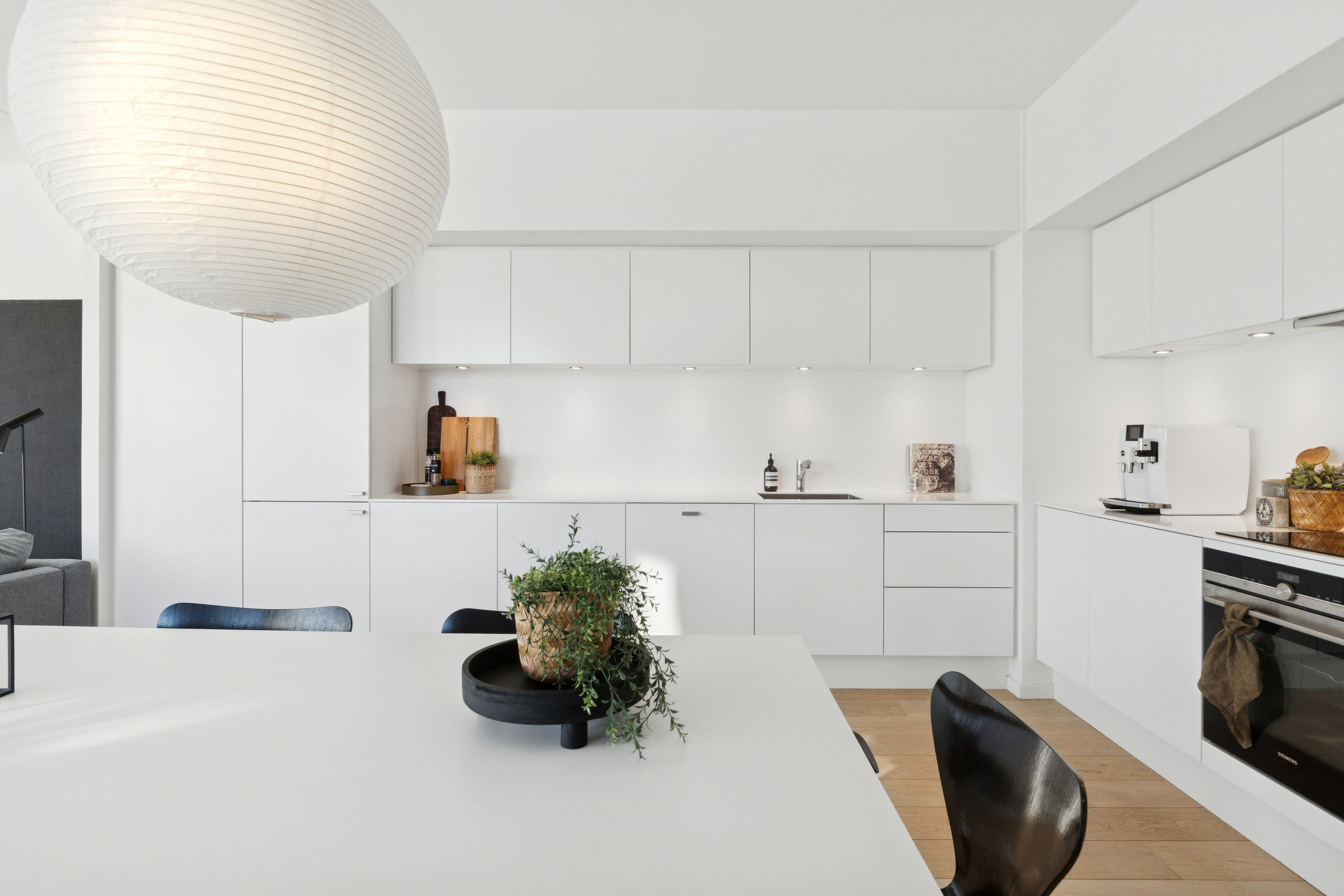 Fremhævet spisestue billede i fuldskærmstilstand. Billede af Martin Luther Kings Vej 3, 1. tv., 2450 København SV