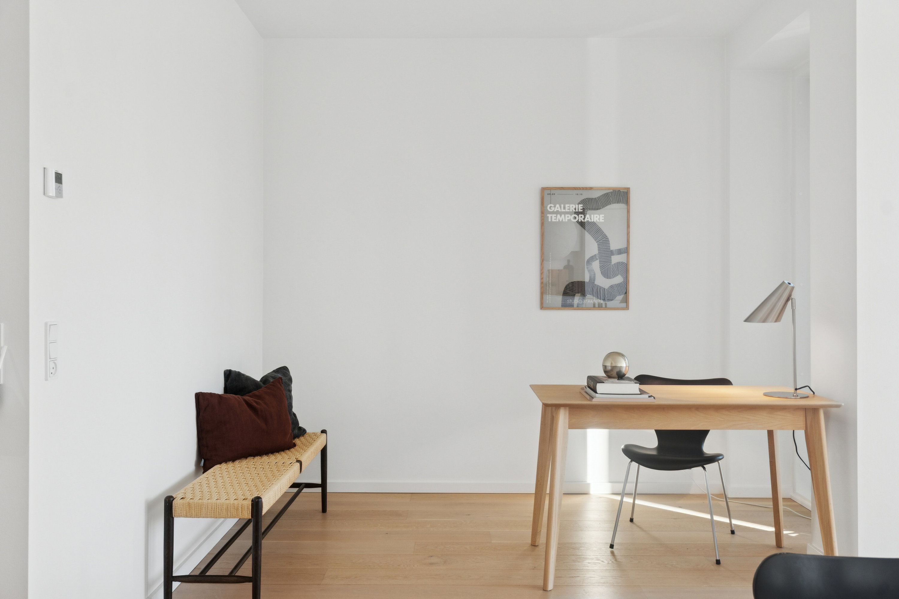 Fremhævet arbejdsværelse billede i fuldskærmstilstand. Billede af Martin Luther Kings Vej 3, 1. tv., 2450 København SV