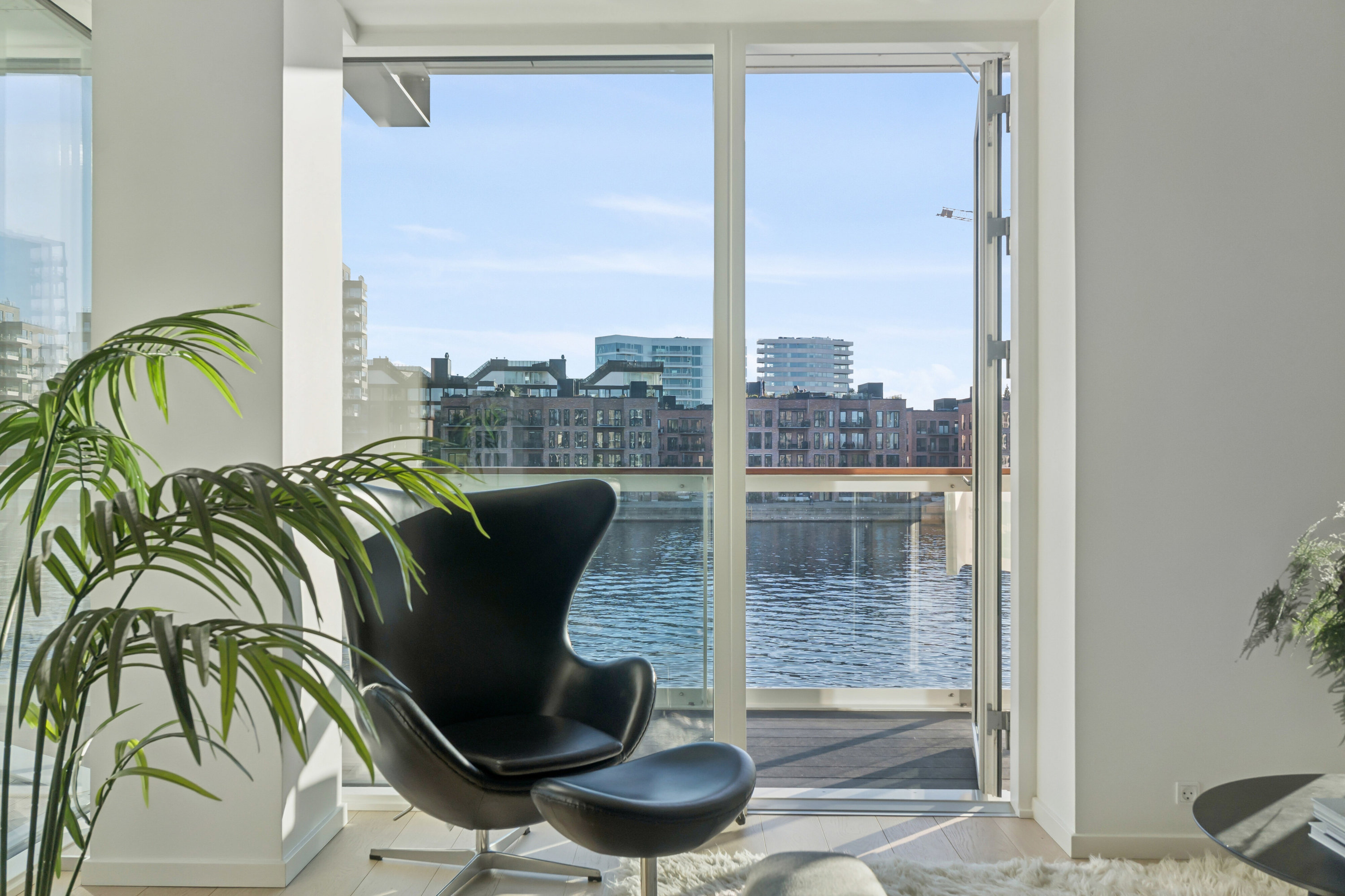 Miniaturebillede 1: indendørs. Billede af Martin Luther Kings Vej 3, 1. tv., 2450 København SV