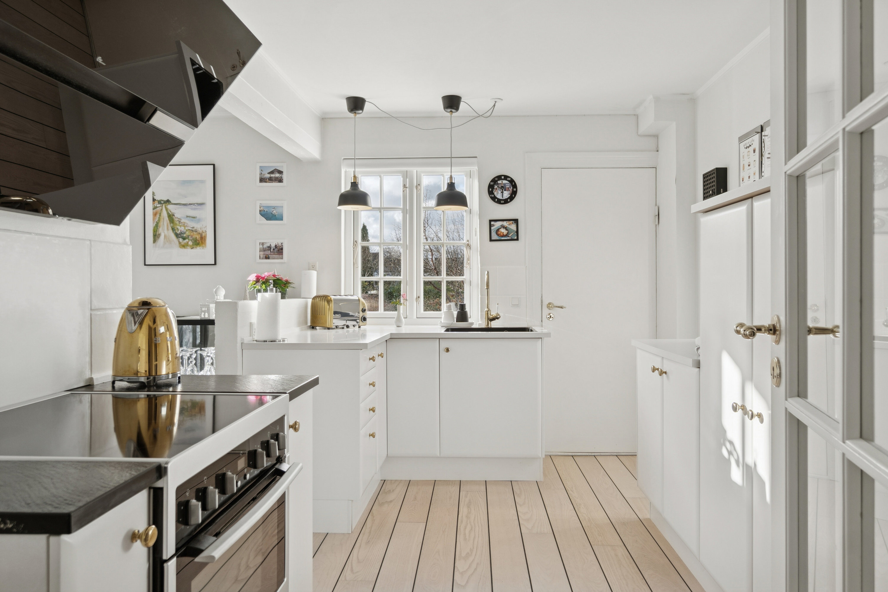 Fremhævet køkken billede i fuldskærmstilstand. Billede af Ternevej 1, 4300 Holbæk