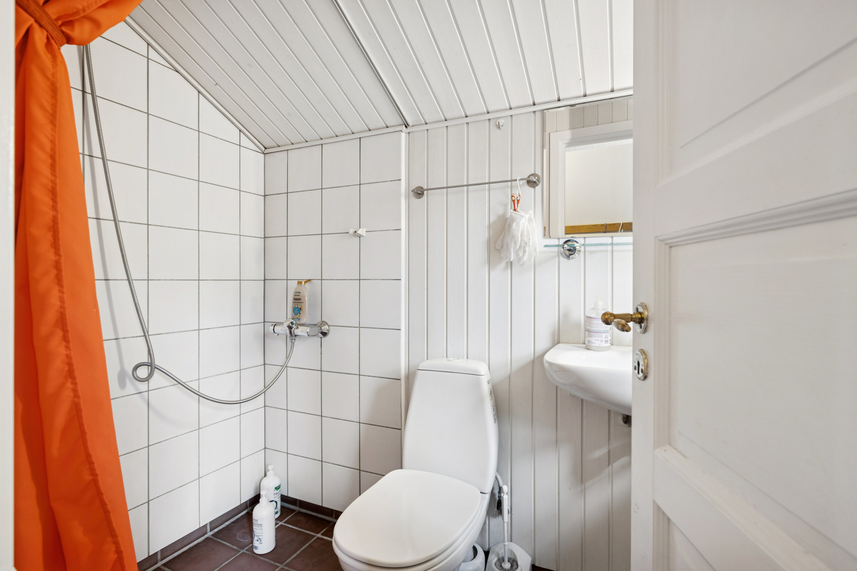 Fremhævet badeværelse billede i fuldskærmstilstand. Billede af Signe Fabers Vej 9, Tibirke Sand, 3300 Frederiksværk