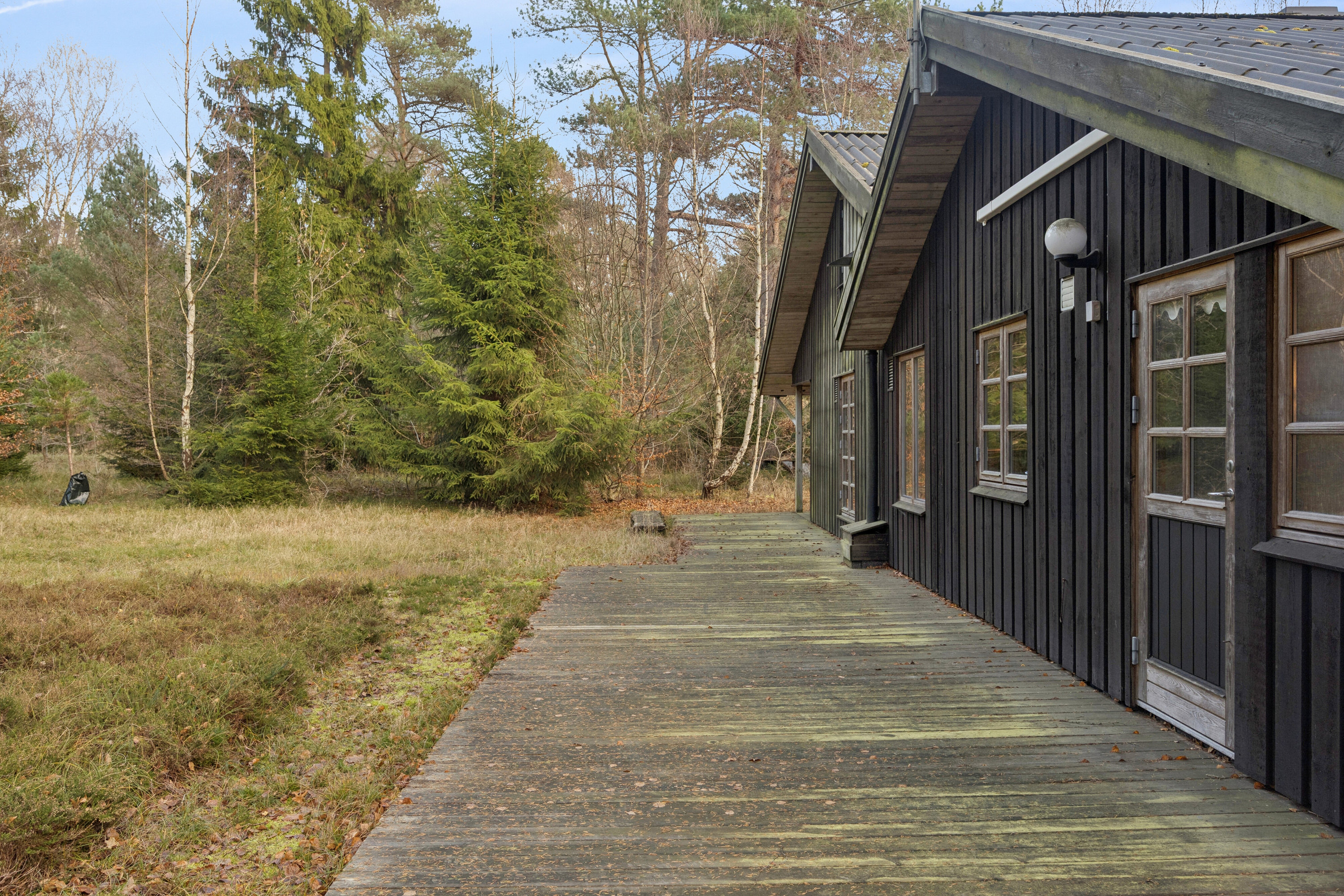 Fremhævet set fra haven billede i fuldskærmstilstand. Billede af Signe Fabers Vej 9, Tibirke Sand, 3300 Frederiksværk