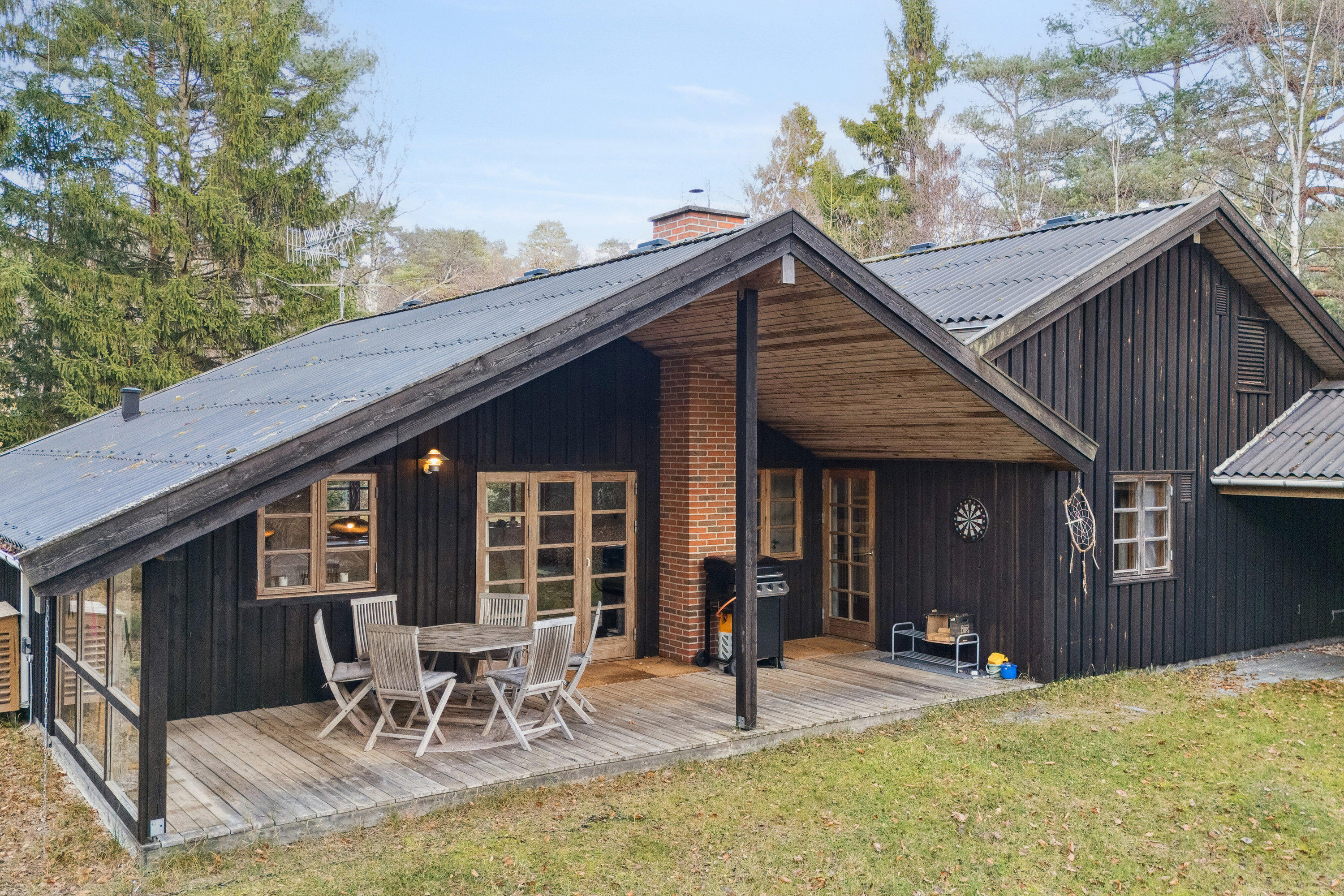 Fremhævet set fra haven billede i fuldskærmstilstand. Billede af Signe Fabers Vej 9, Tibirke Sand, 3300 Frederiksværk