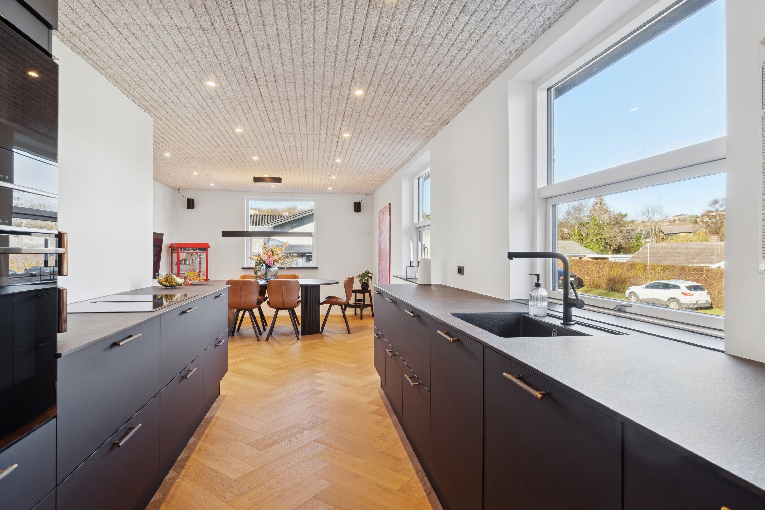 Fremhævet køkken billede i fuldskærmstilstand. Billede af Strandbakken 103, 4400 Kalundborg