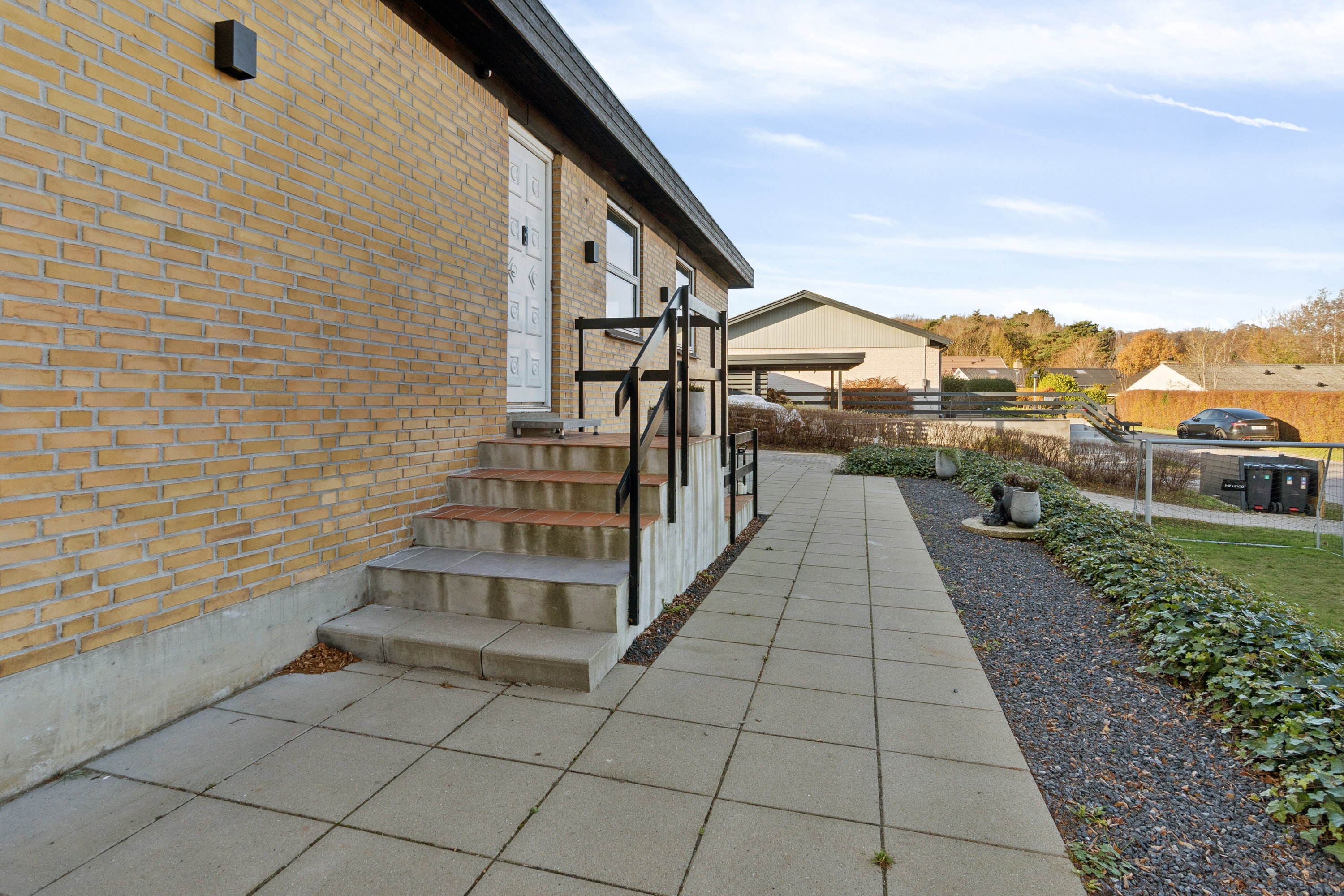 Miniaturebillede 1: udendørs. Billede af Strandbakken 103, 4400 Kalundborg