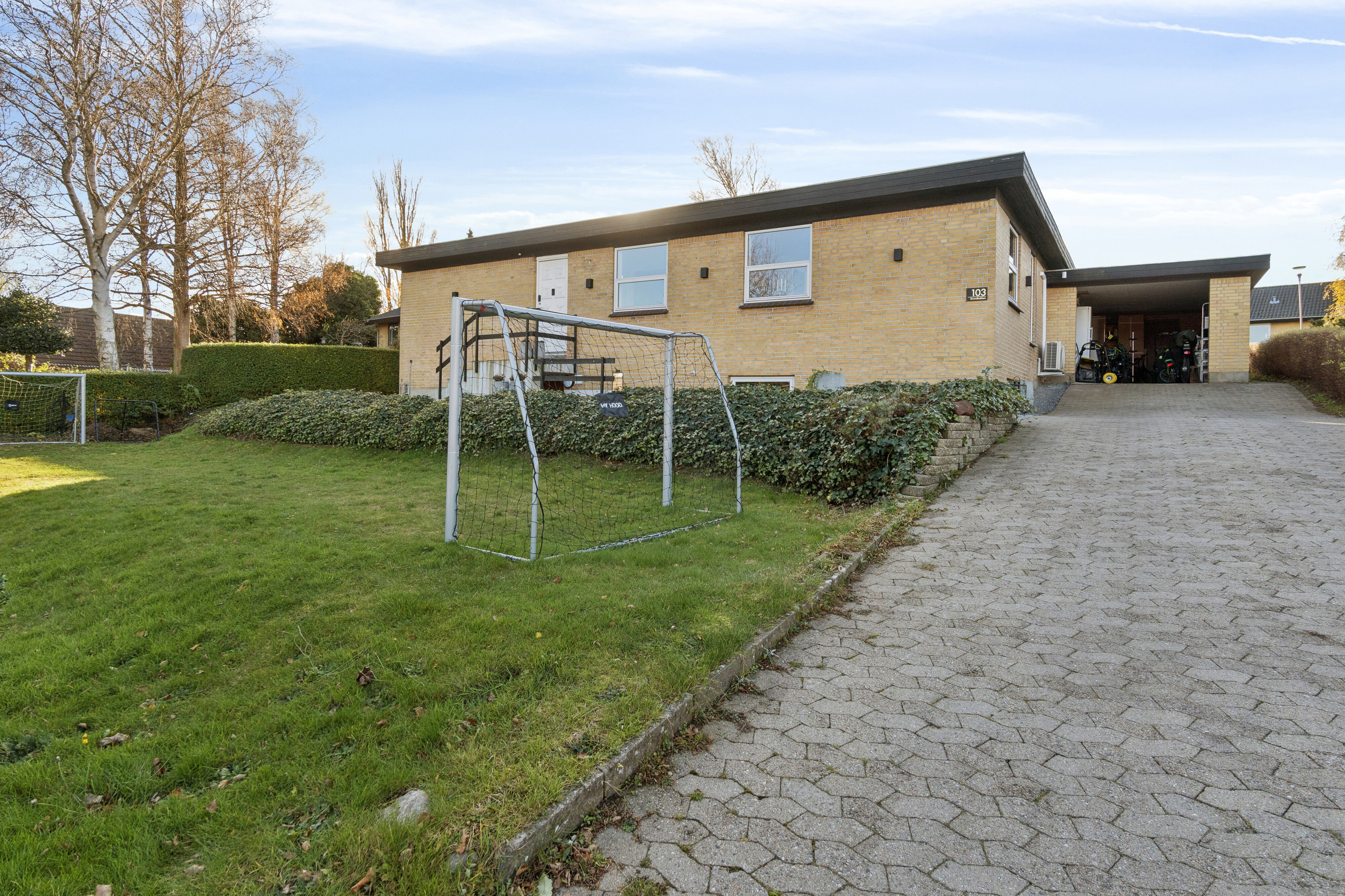 Fremhævet udendørs billede i fuldskærmstilstand. Billede af Strandbakken 103, 4400 Kalundborg