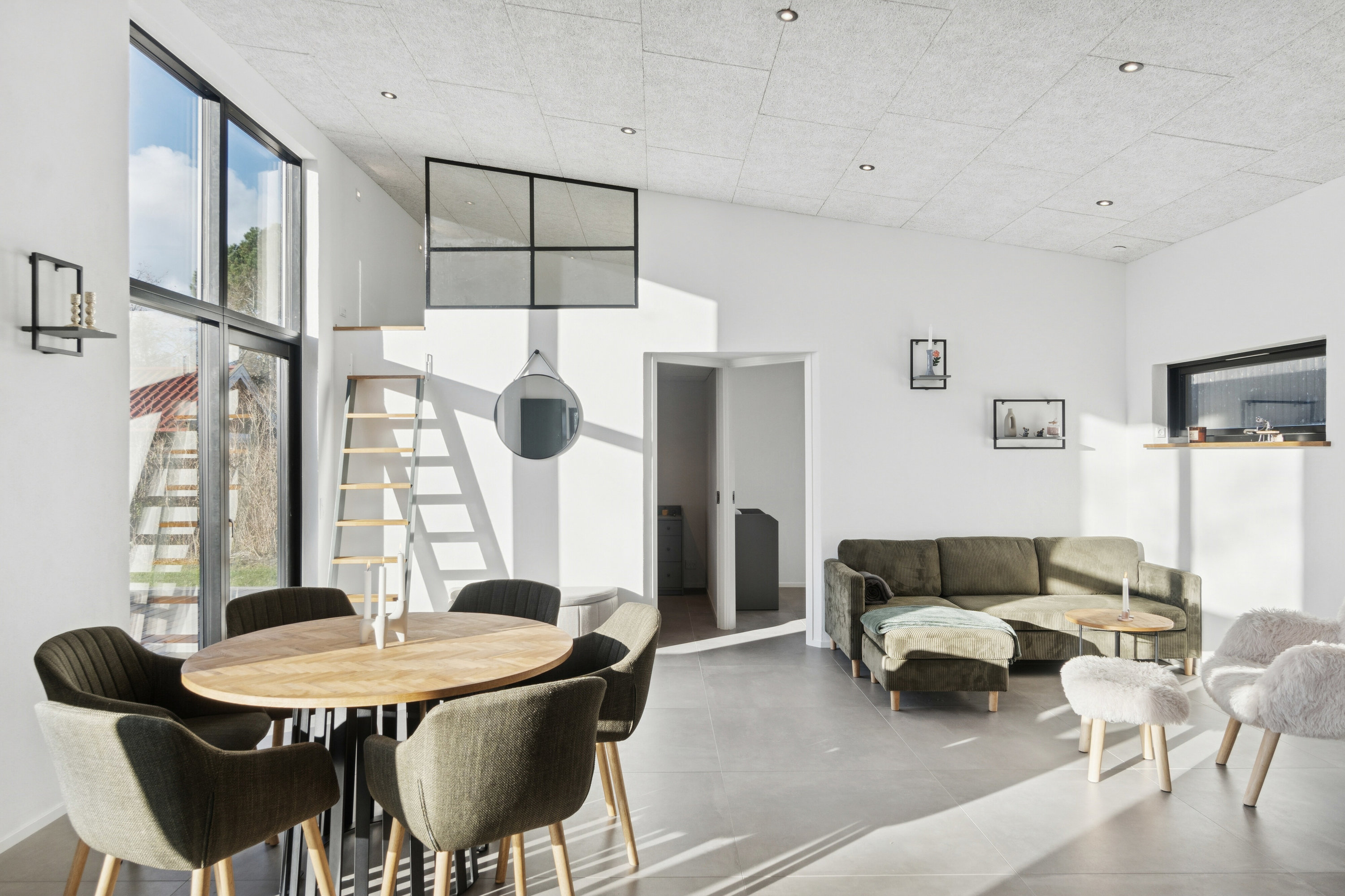 Fremhævet spisestue billede i fuldskærmstilstand. Billede af Tjurvej 18, Gundestrup, 4571 Grevinge