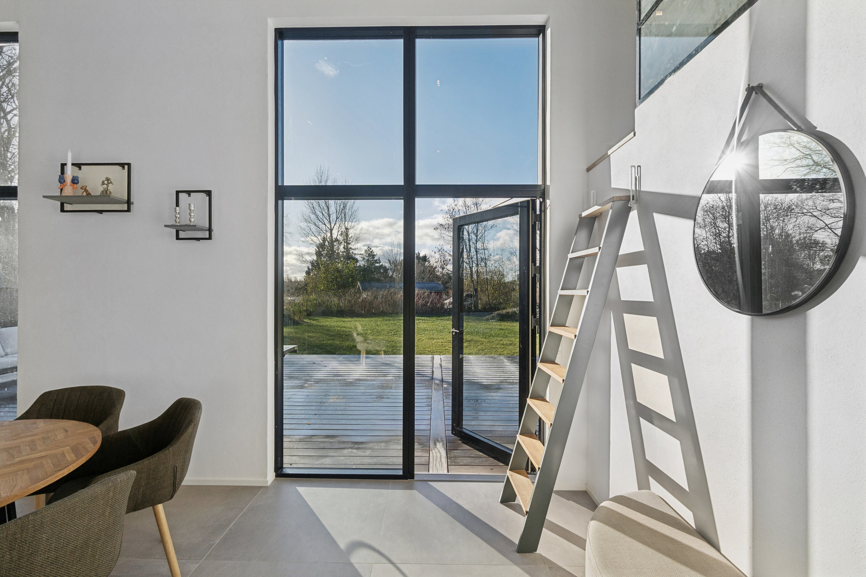 Fremhævet stue billede i fuldskærmstilstand. Billede af Tjurvej 18, Gundestrup, 4571 Grevinge