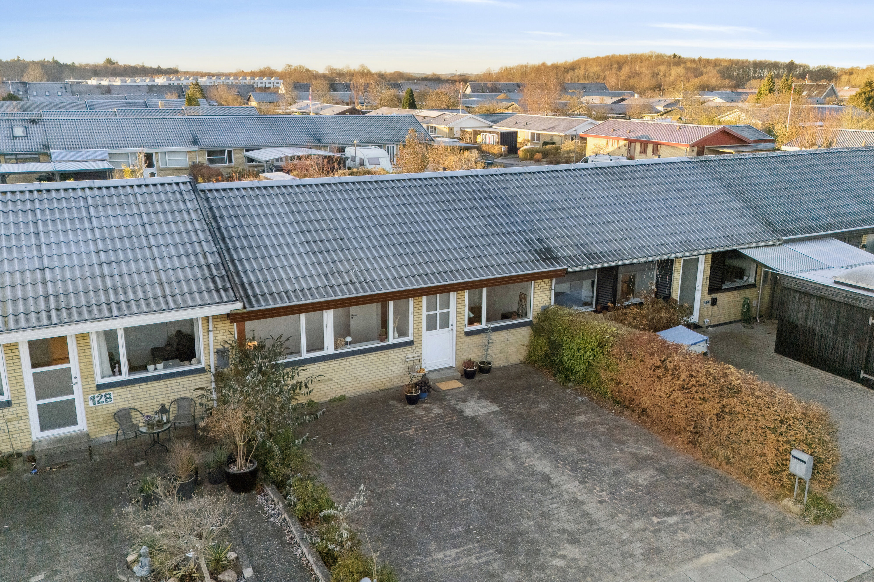 Fremhævet ejendommen billede i fuldskærmstilstand. Billede af Skovgårdsvænget 126, 8310 Tranbjerg J