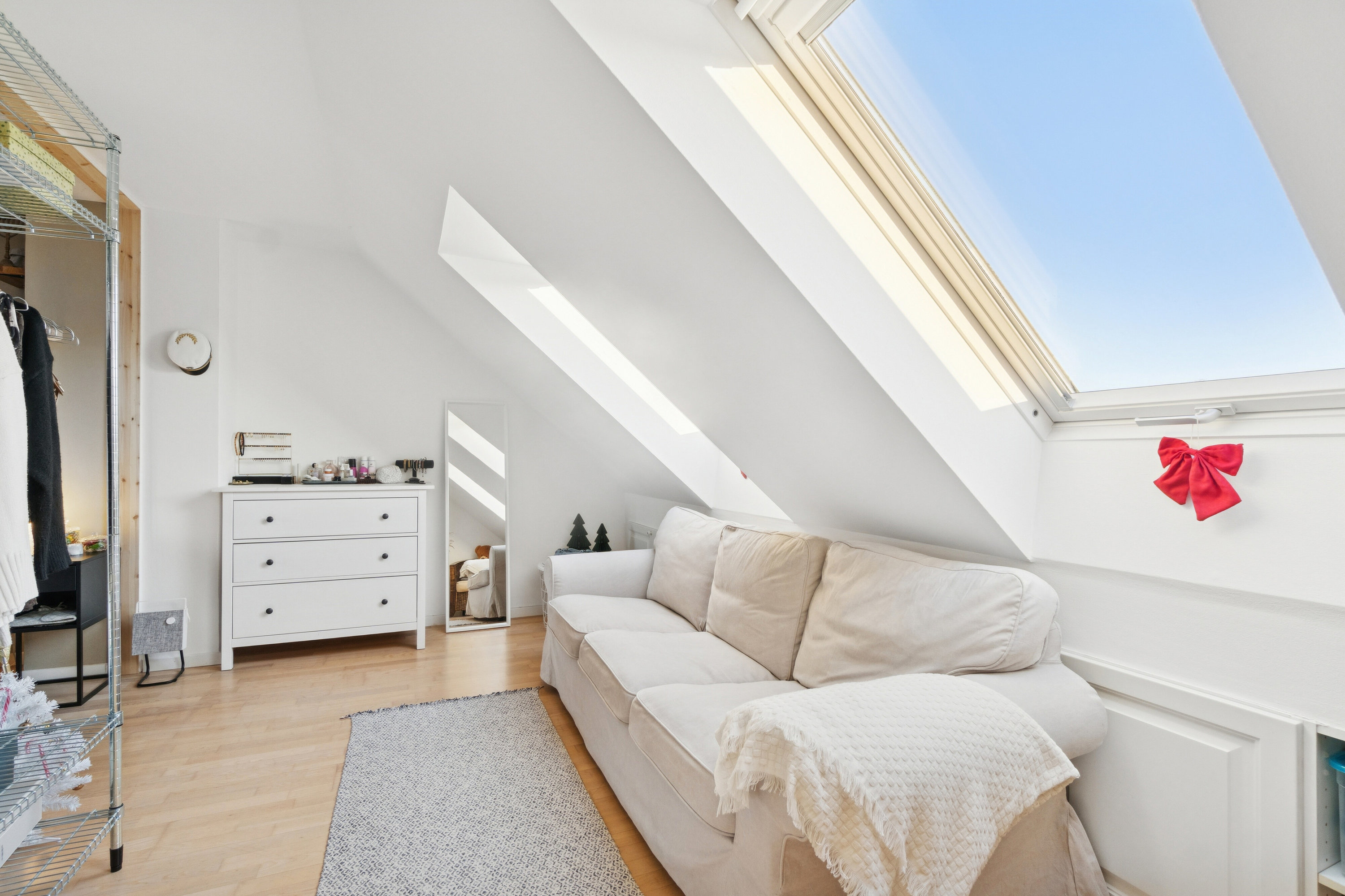 Fremhævet soveværelse billede i fuldskærmstilstand. Billede af Kløverprisvej 88, 2650 Hvidovre