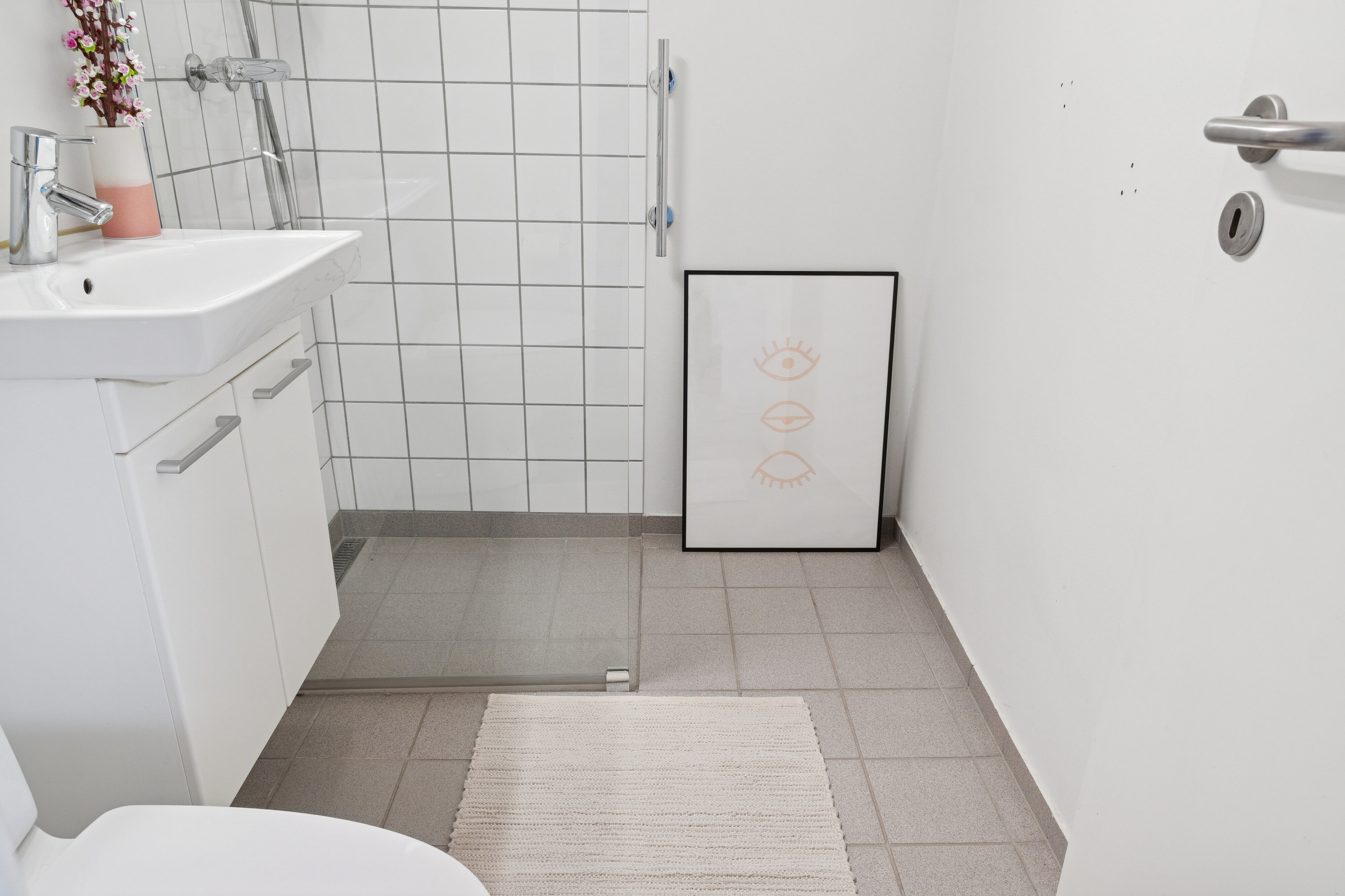 Fremhævet badeværelse billede i fuldskærmstilstand. Billede af Skovgårdsvænget 126, 8310 Tranbjerg J