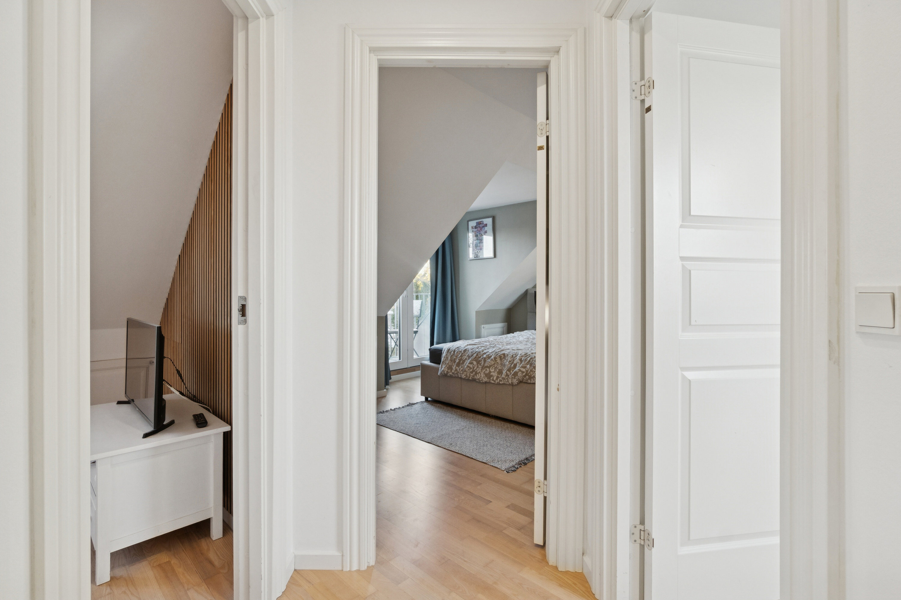 Fremhævet gang billede i fuldskærmstilstand. Billede af Kløverprisvej 88, 2650 Hvidovre