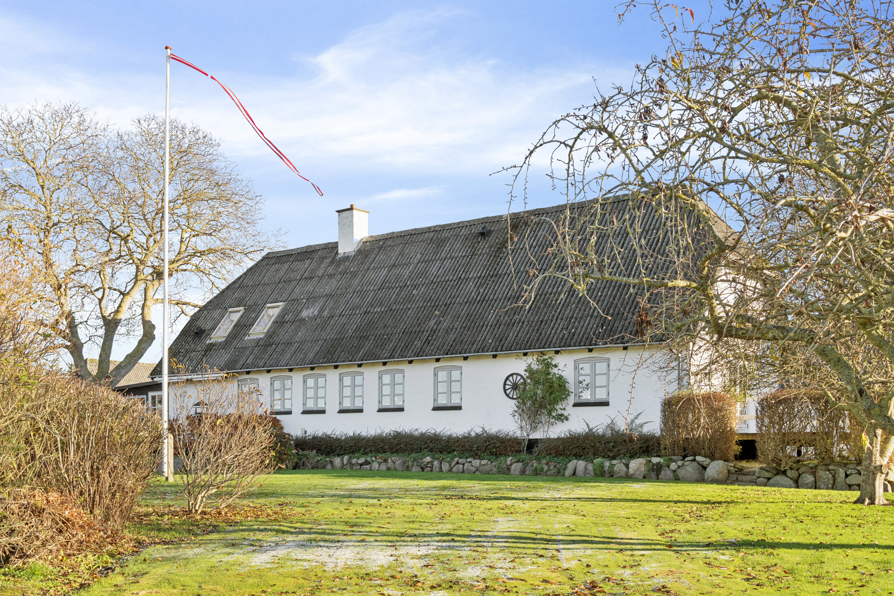 Fremhævet set fra haven billede i fuldskærmstilstand. Billede af Skovmarksvej 2, 5762 Vester Skerninge