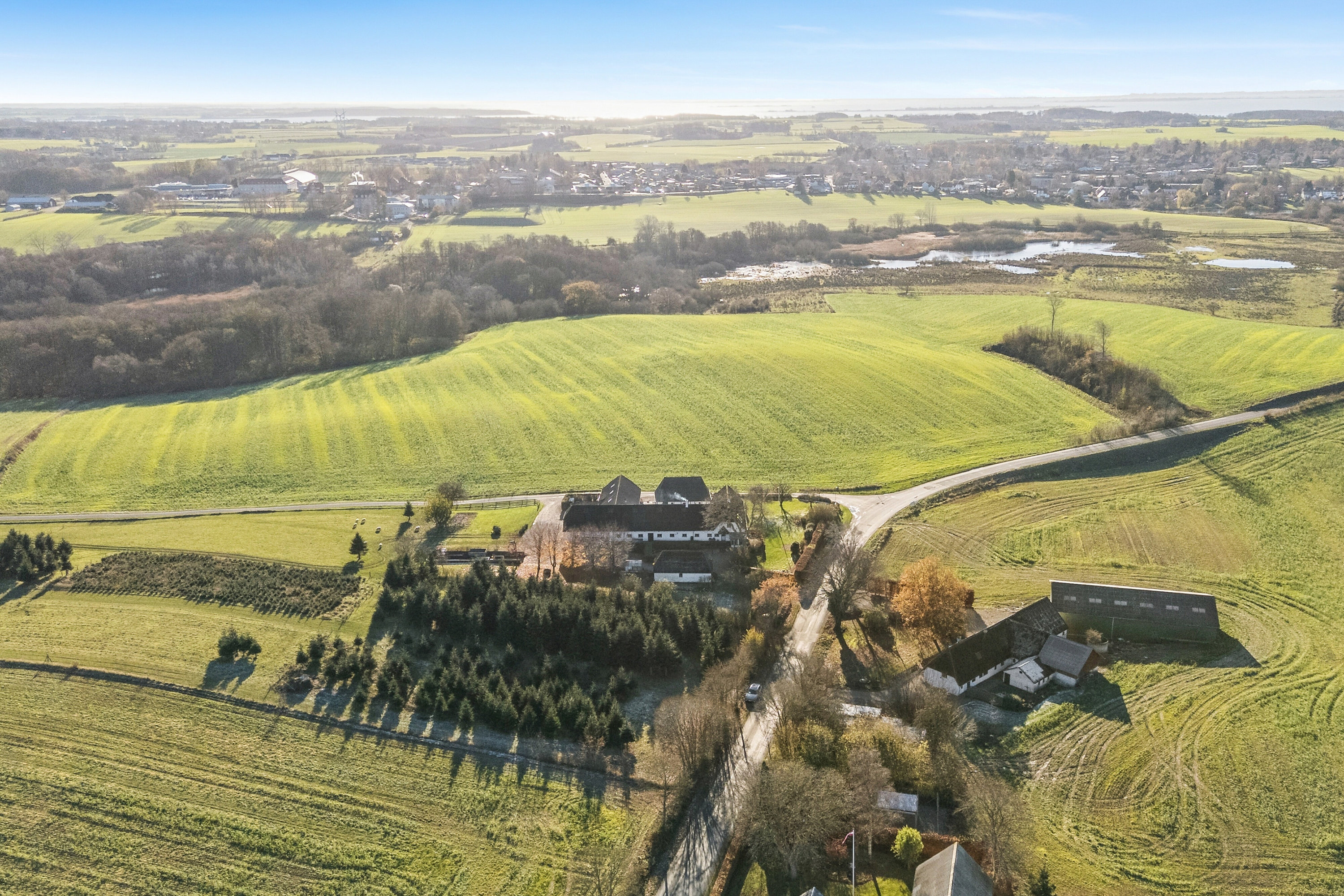 Fremhævet luftfoto billede i fuldskærmstilstand. Billede af Skovmarksvej 2, 5762 Vester Skerninge