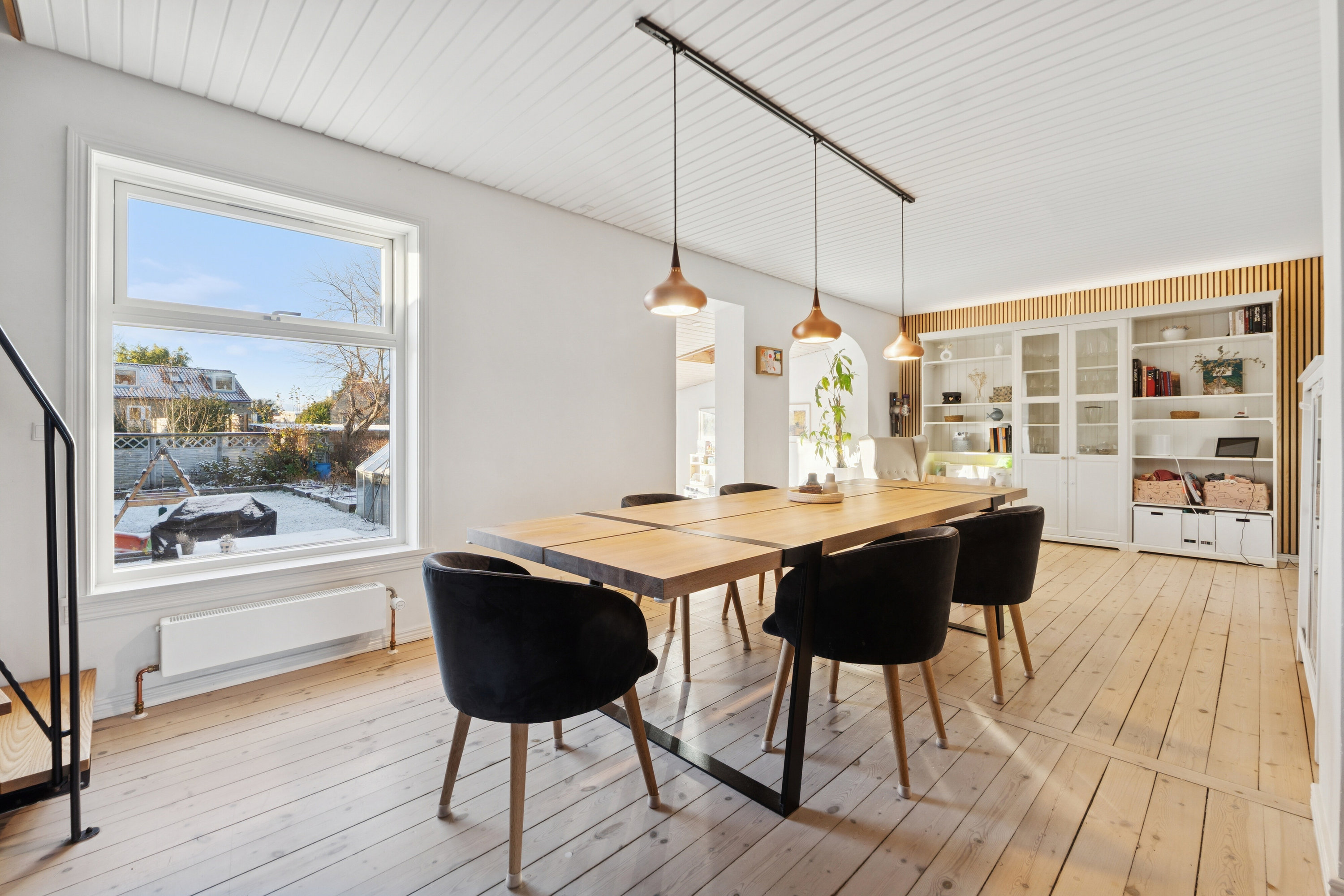Fremhævet spisestue billede i fuldskærmstilstand. Billede af Planteheldvej 12A, 2650 Hvidovre