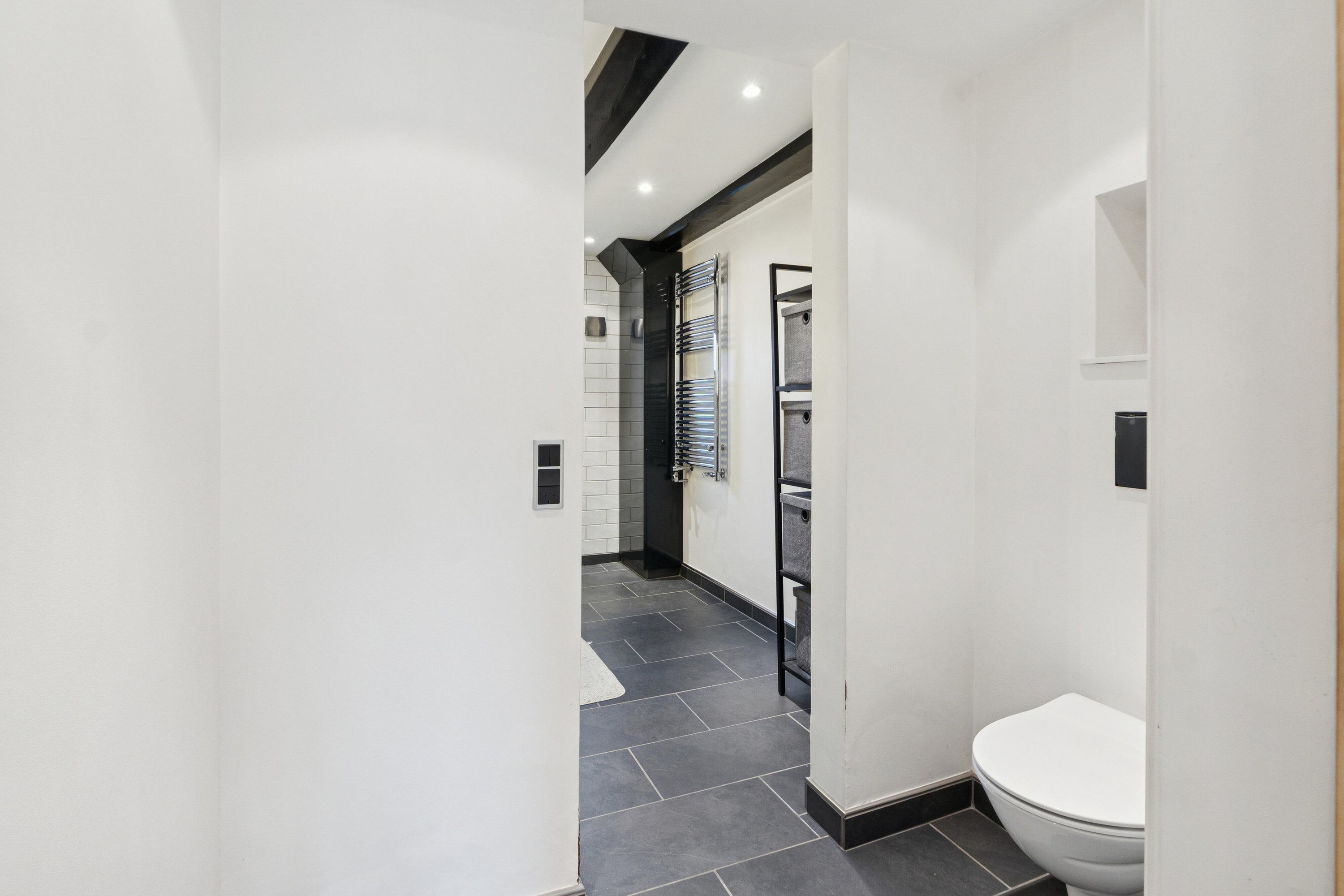 Fremhævet badeværelse billede i fuldskærmstilstand. Billede af Planteheldvej 12A, 2650 Hvidovre