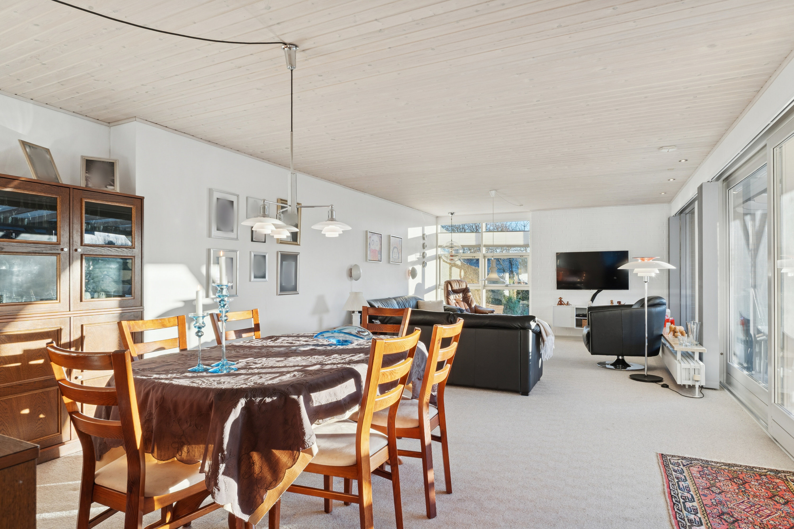 Fremhævet spisestue billede i fuldskærmstilstand. Billede af Ædelgranen 12, 8620 Kjellerup