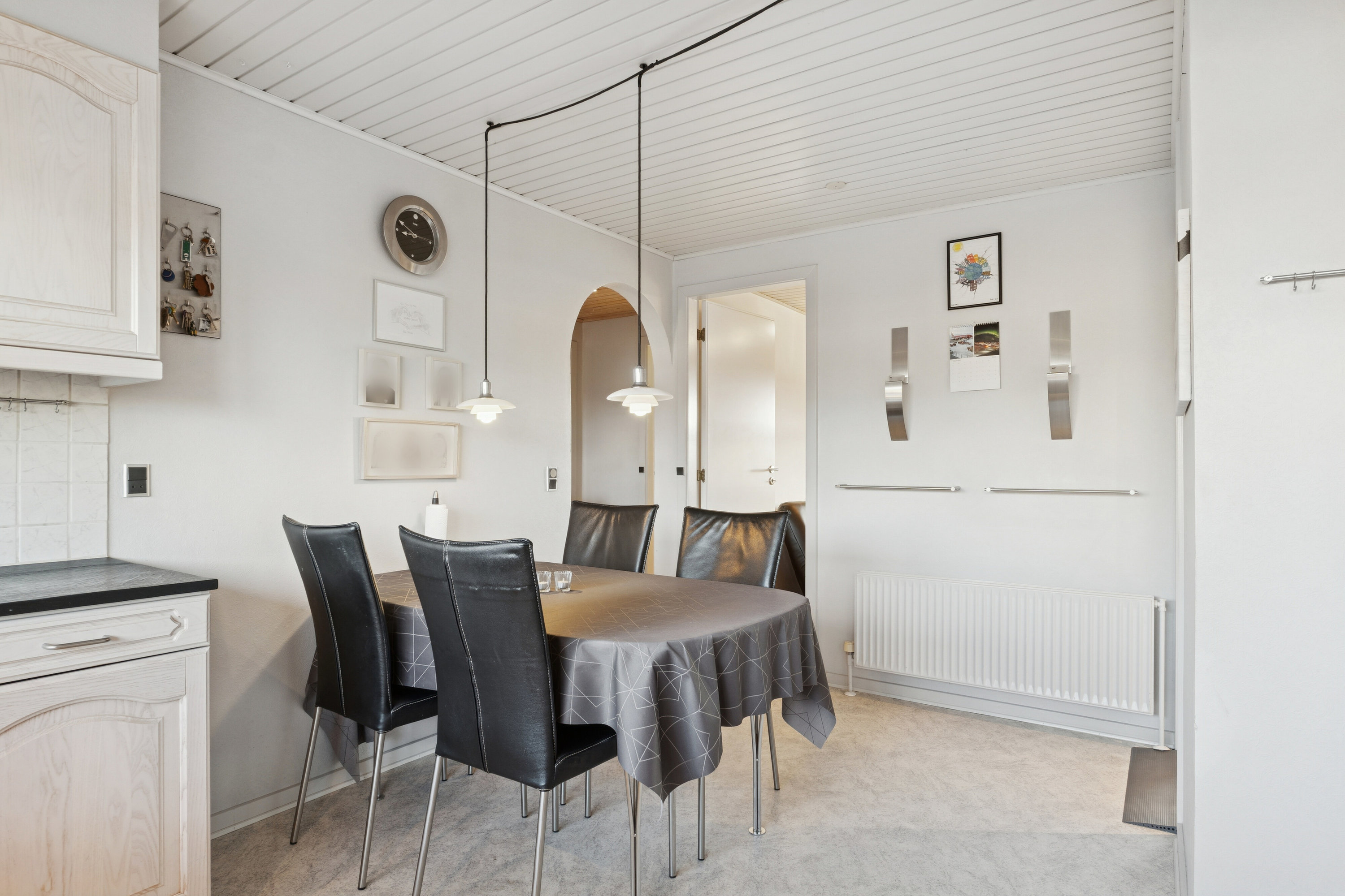 Fremhævet køkken billede i fuldskærmstilstand. Billede af Ædelgranen 12, 8620 Kjellerup