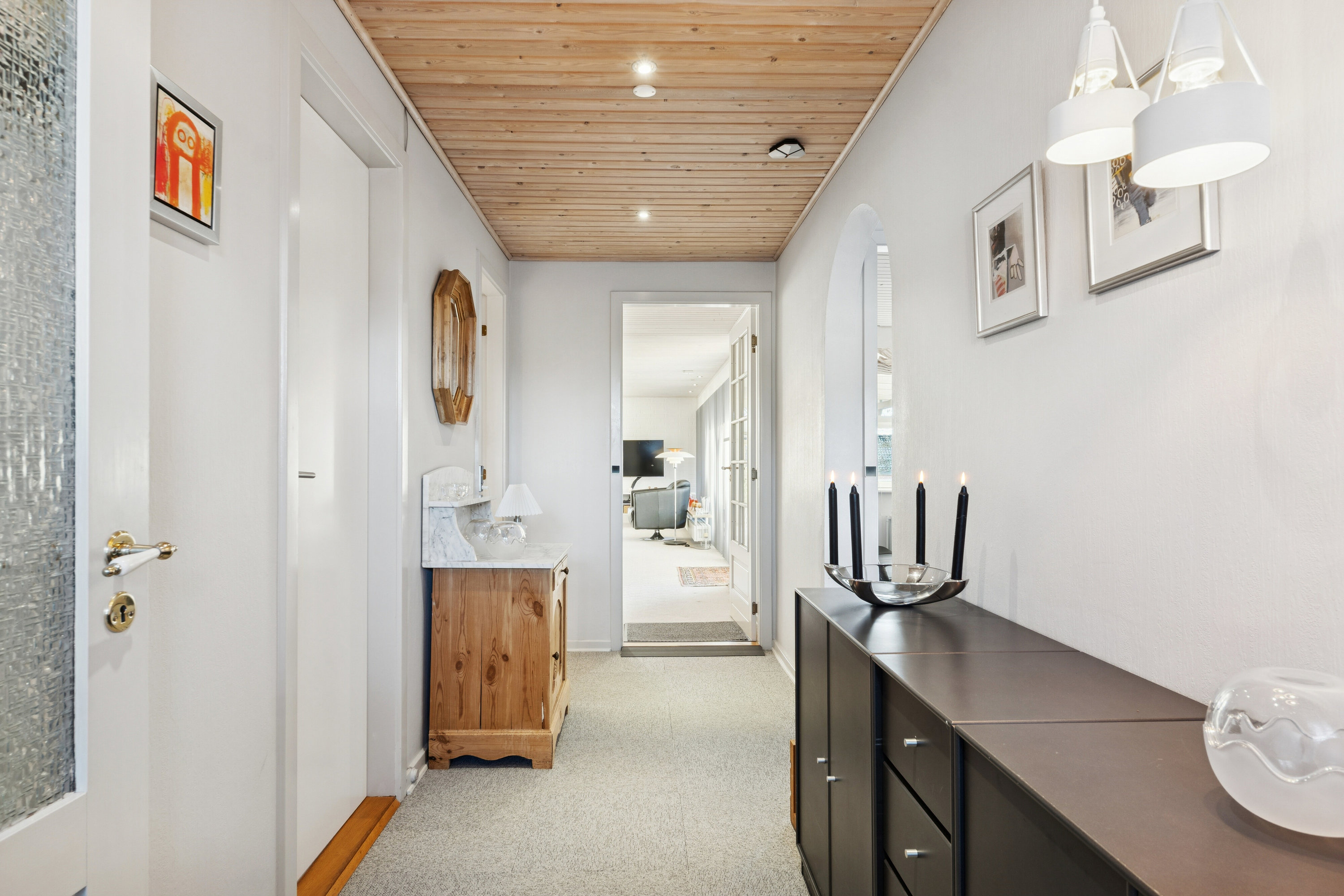 Fremhævet gang billede i fuldskærmstilstand. Billede af Ædelgranen 12, 8620 Kjellerup