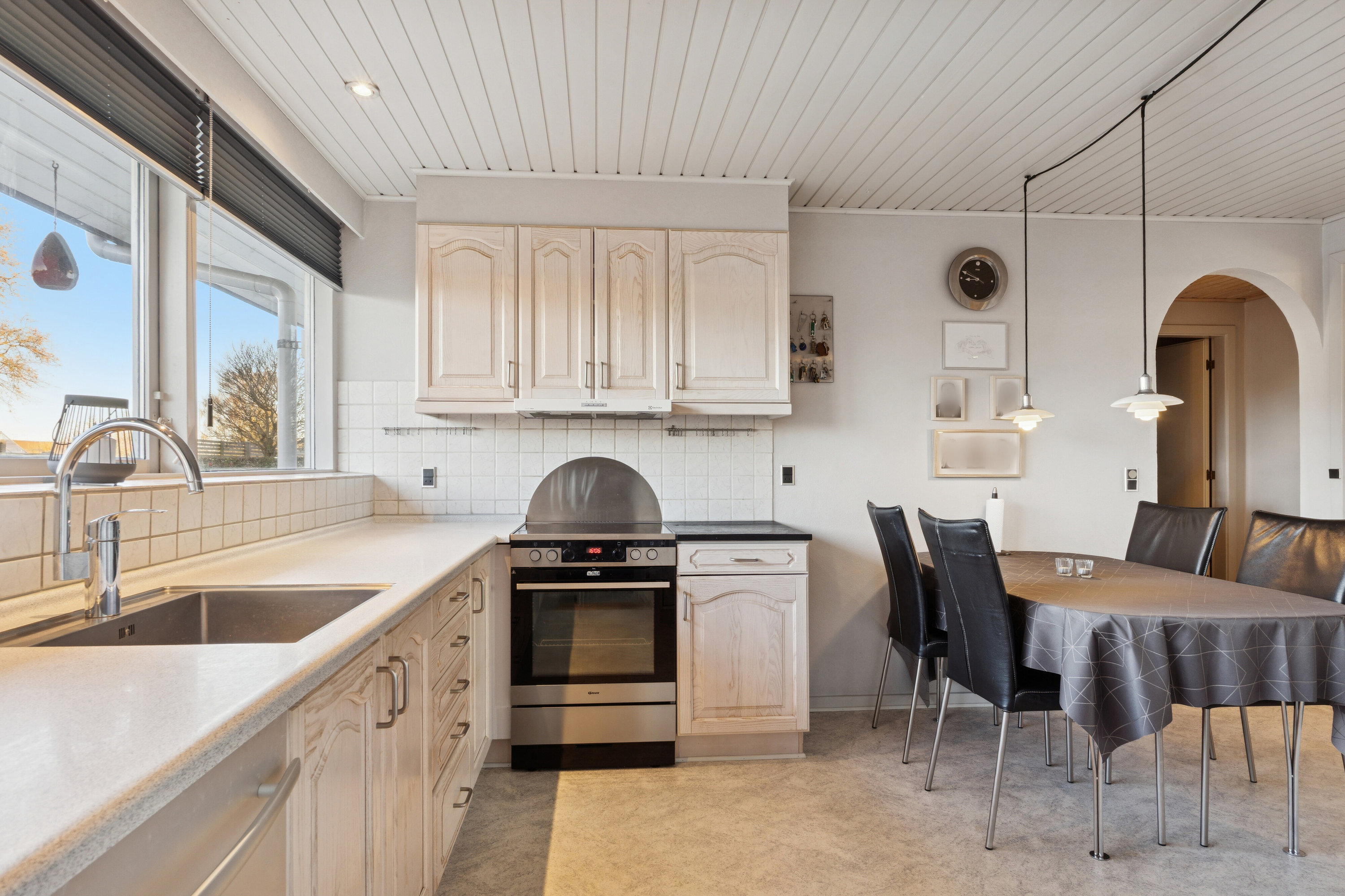 Miniaturebillede 1: køkken. Billede af Ædelgranen 12, 8620 Kjellerup