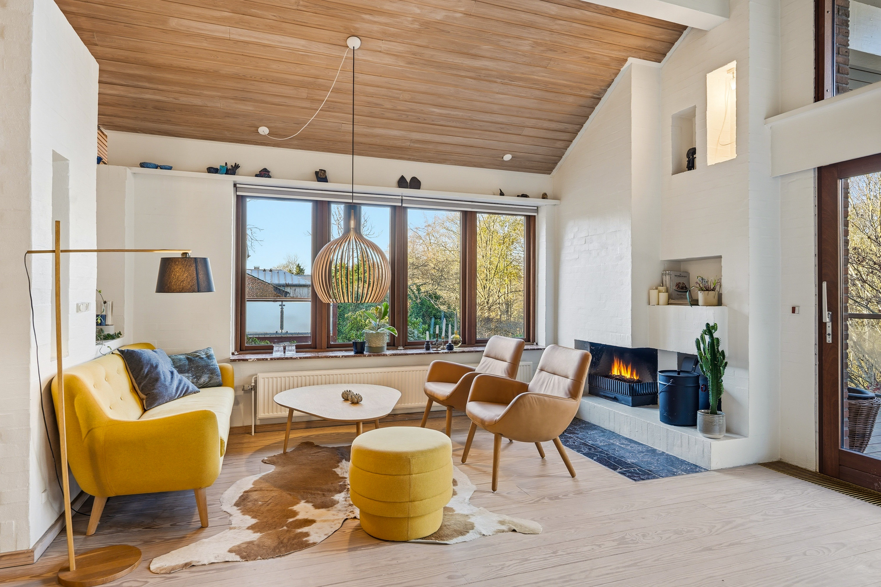 Fremhævet pejsestue billede i fuldskærmstilstand. Billede af Rypebakken 32, Snestrup, 5210 Odense NV