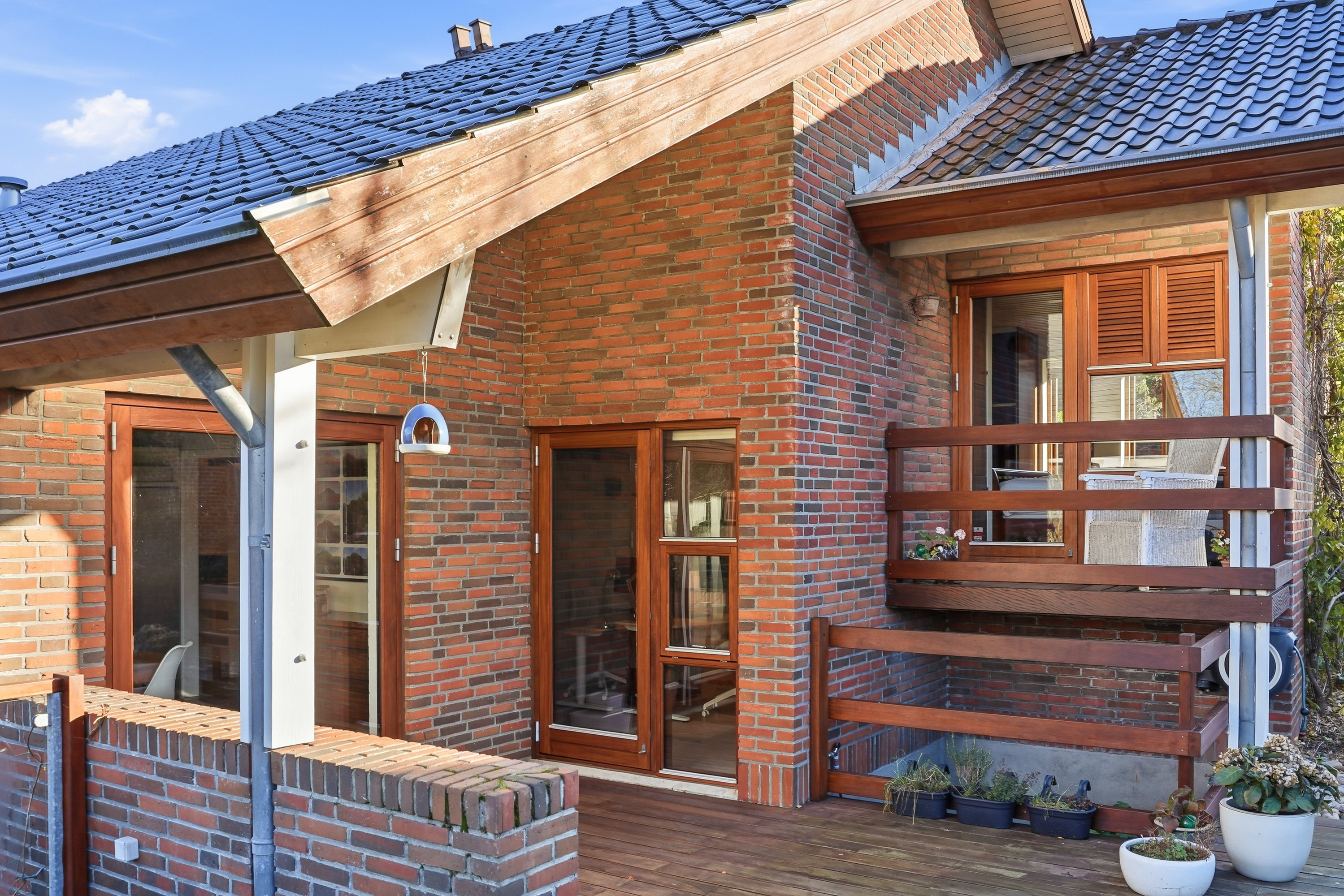 Fremhævet facade billede i fuldskærmstilstand. Billede af Rypebakken 32, Snestrup, 5210 Odense NV